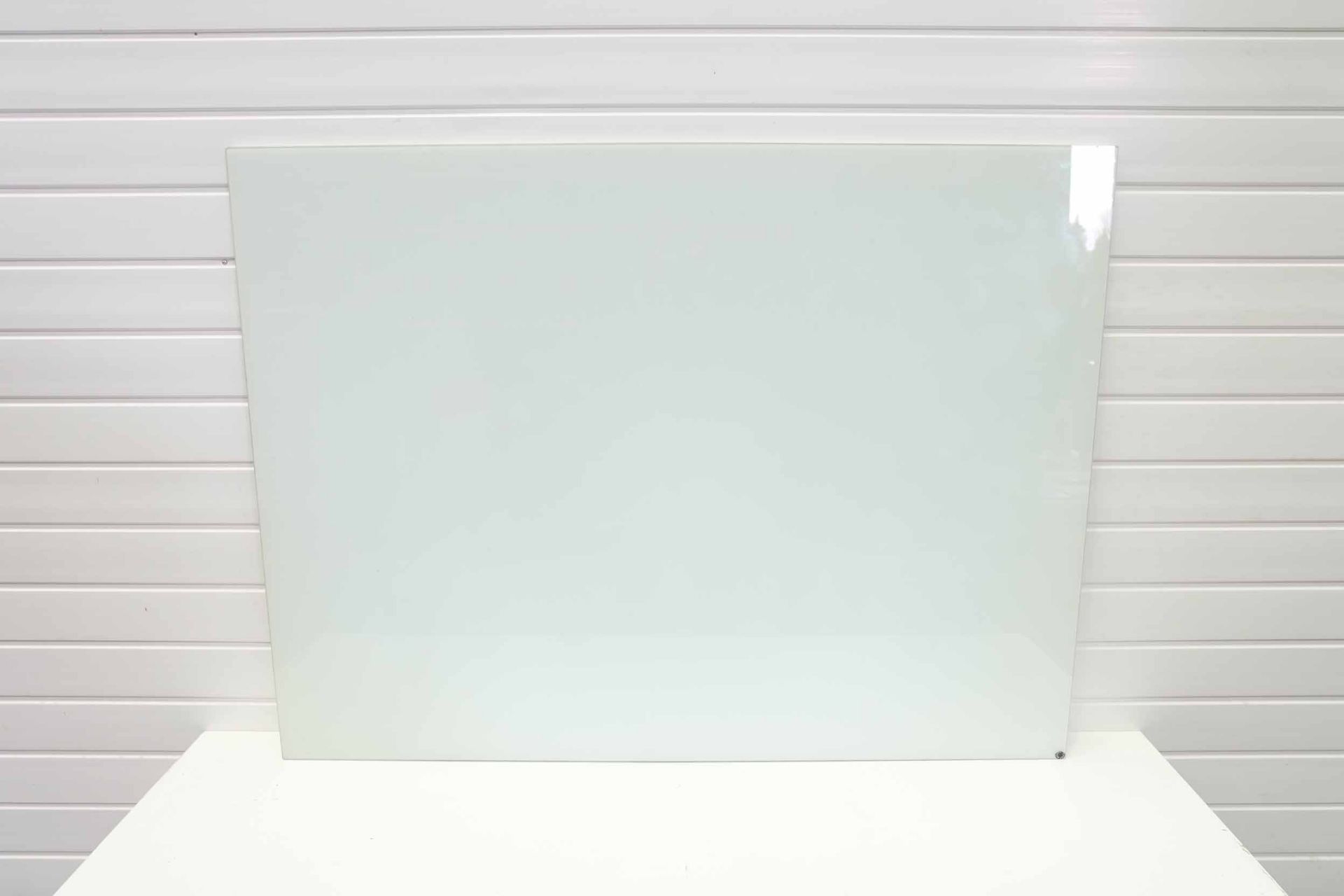 Chat Box Magnetic Glass Whiteboard. Size 1200mm x 900mm. Horizontal or Vertical Hanging.