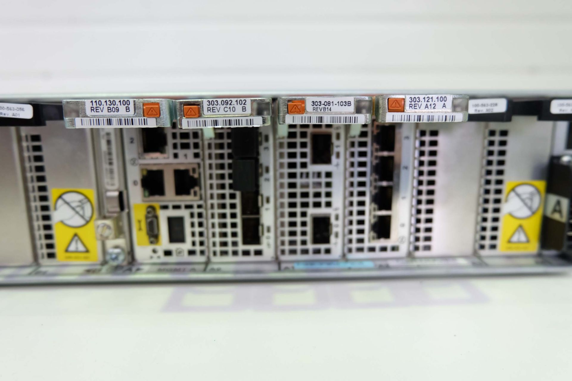 EMC2 Corp Model TRPE Rack Mountable Storage Processor Unit. - Bild 7 aus 7