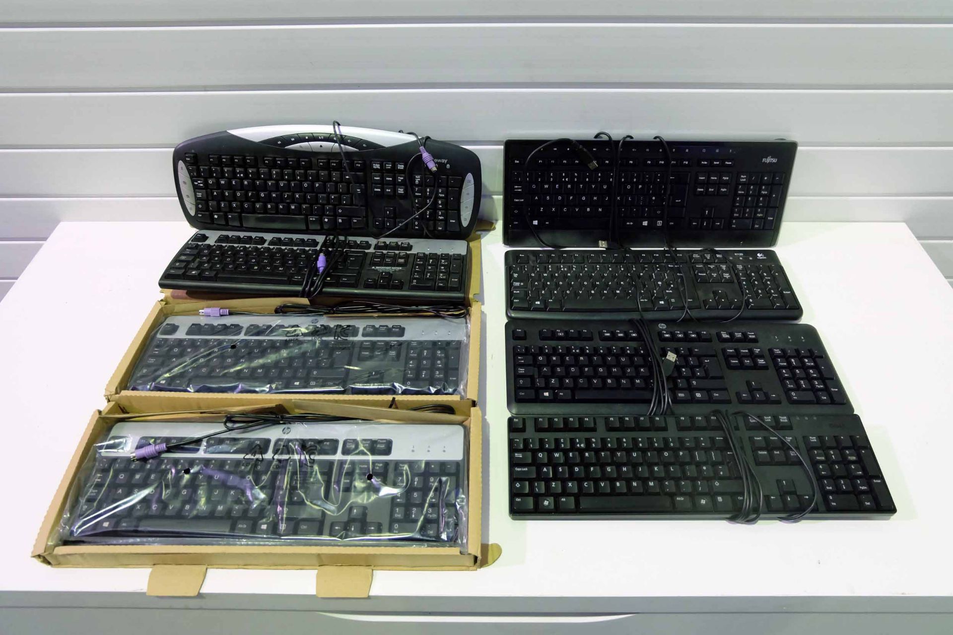 8 x Keyboards. 4 x USB. 4 x PS/2.