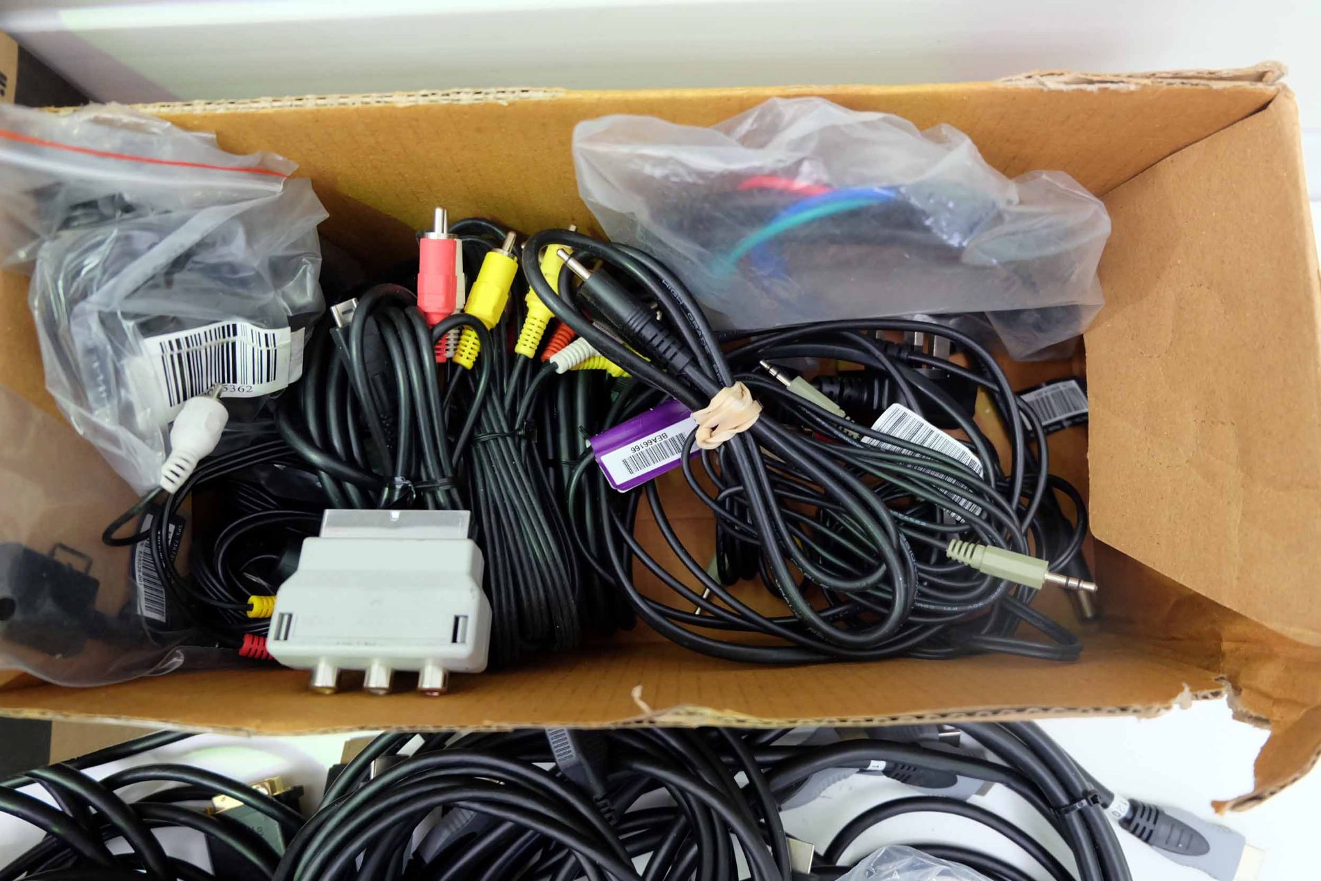 Quantity of Various Computer Cables and HDMI Leads - Image 6 of 7