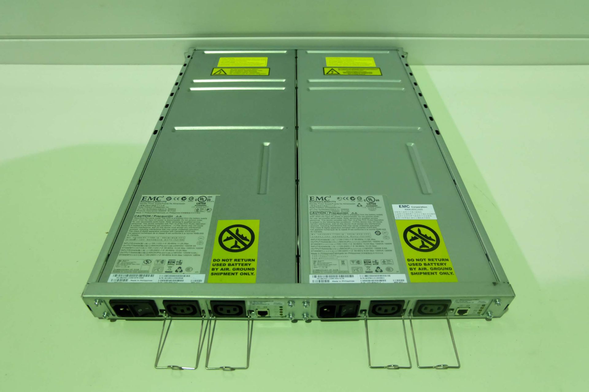 2 x EMC Model SG6004 Standby Power Supply Units. Maximum Output 1200 Watt Each. - Bild 2 aus 7