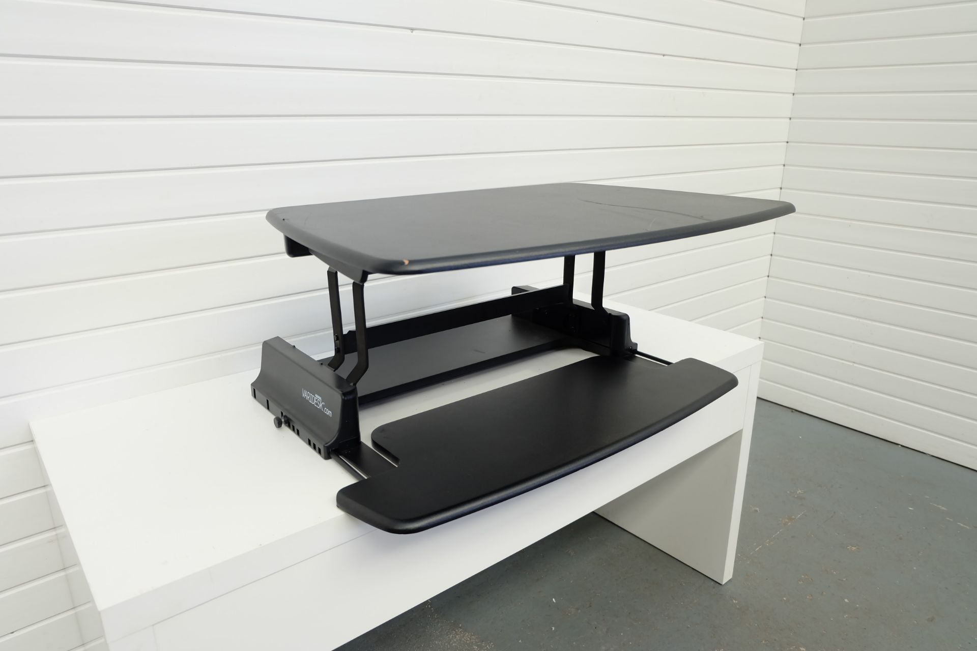 Varidesk.com Adjustable Standing Desk. Variable Heights. Sliding Keyboard Shelf. 36" Wide. 15.5" Max - Bild 2 aus 4