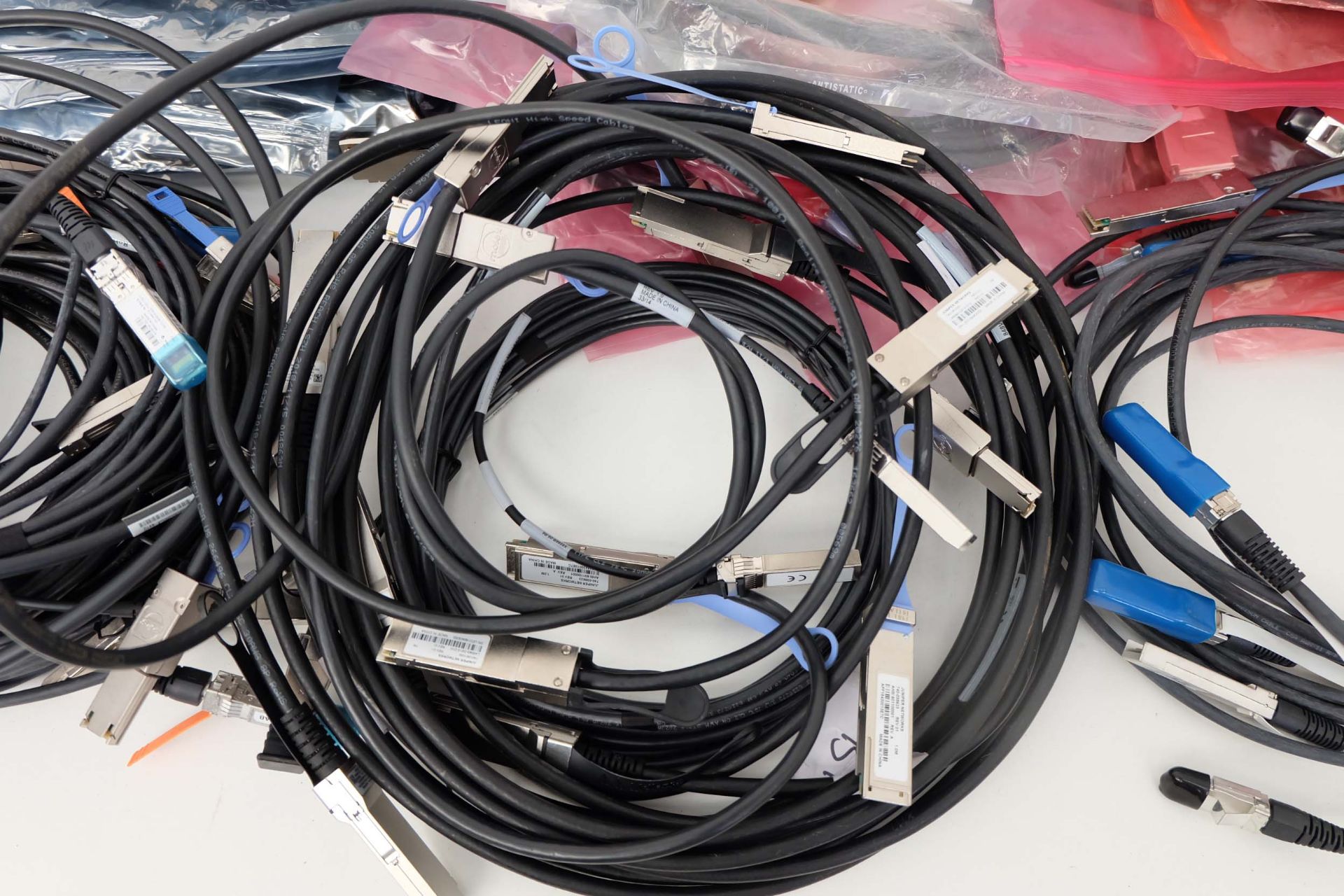Quantity of SFP Cables Various Makes & Sizes. - Bild 2 aus 7
