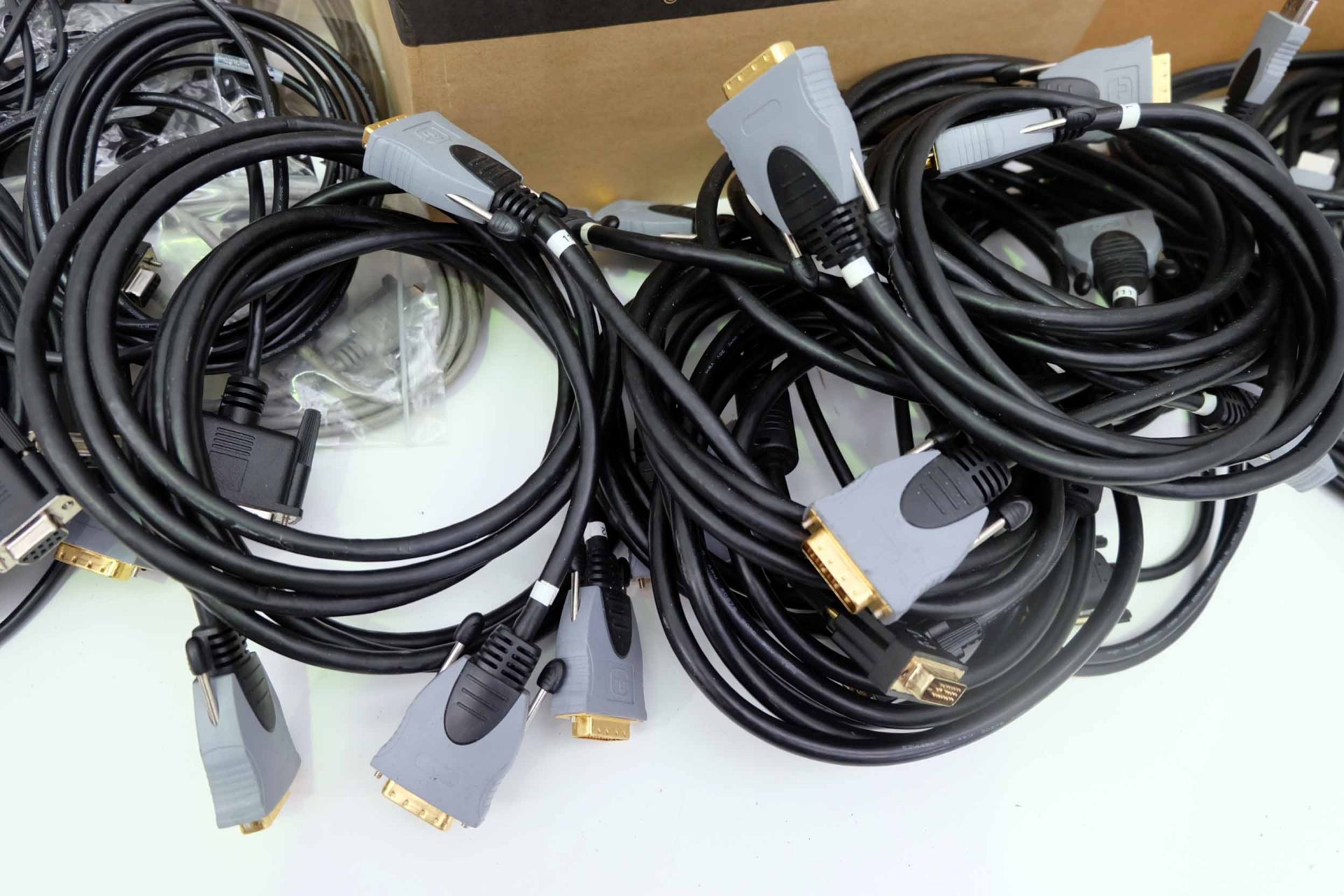 Quantity of Various Computer Cables and HDMI Leads - Image 2 of 7