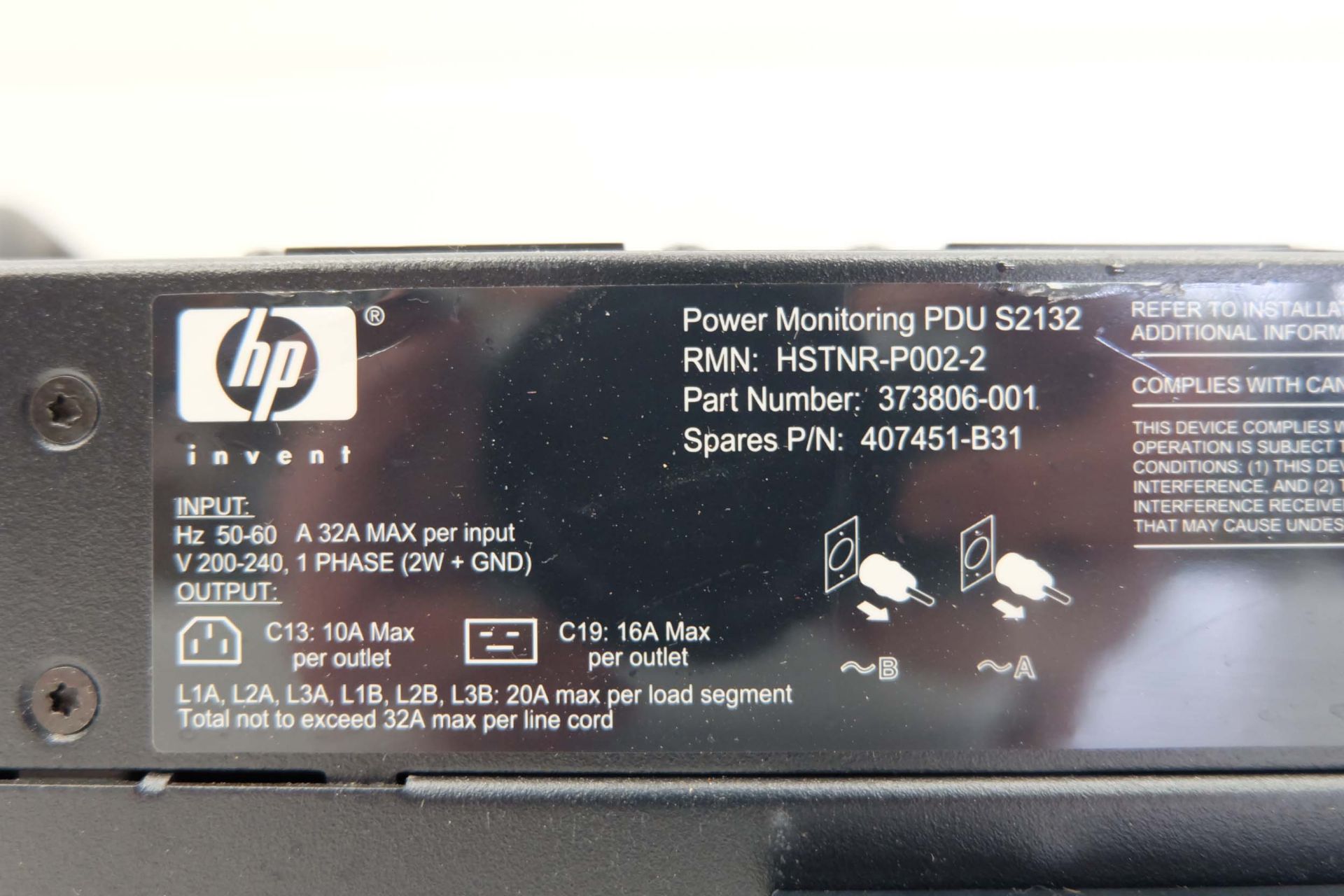 HP Power Monitoring PDU-S2132. Input: 1 Phase (2W - + END) 32 Amp Max. Output: 72 x 10 Amp & 6 x 16 - Image 5 of 9