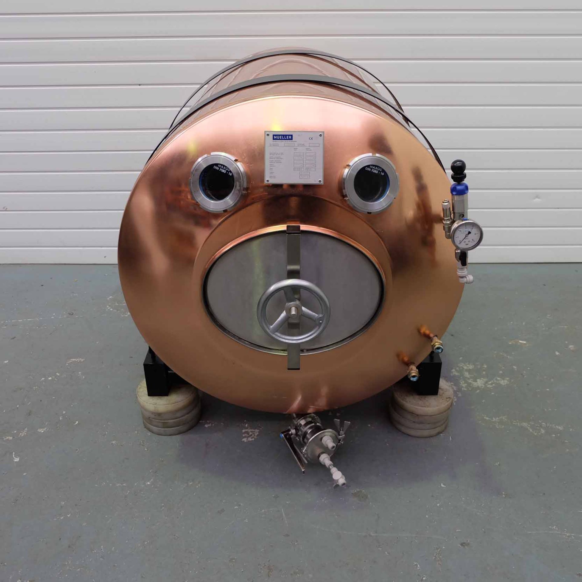 Paul Mueller Ltd. (Missouri USE) Copper Serving Beer Tank. Model 500Ltr. With Self Cooling Bag in Ta