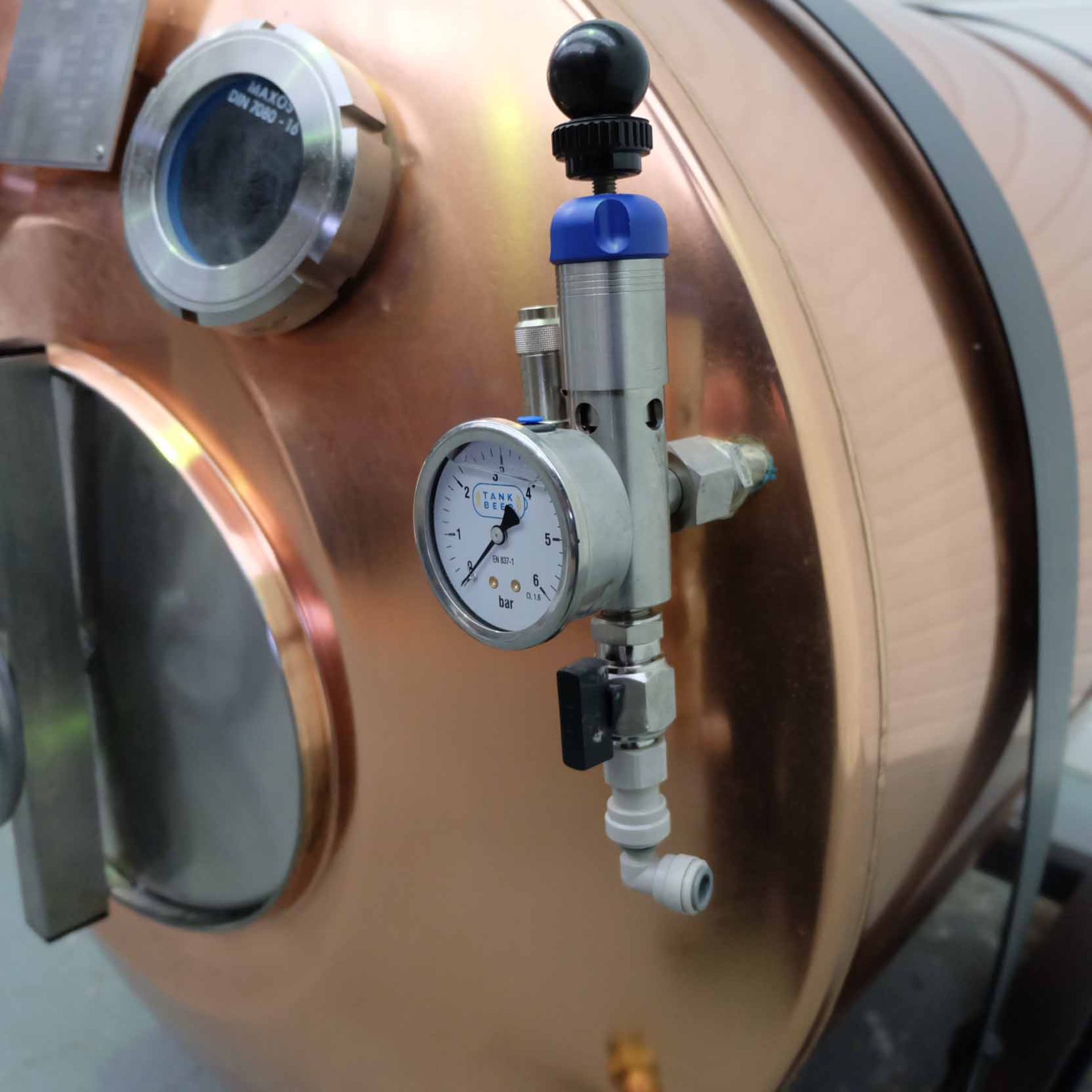 Paul Mueller Ltd. (Missouri USE) Copper Serving Beer Tank. Model 500Ltr. With Self Cooling Bag in Ta - Image 8 of 11