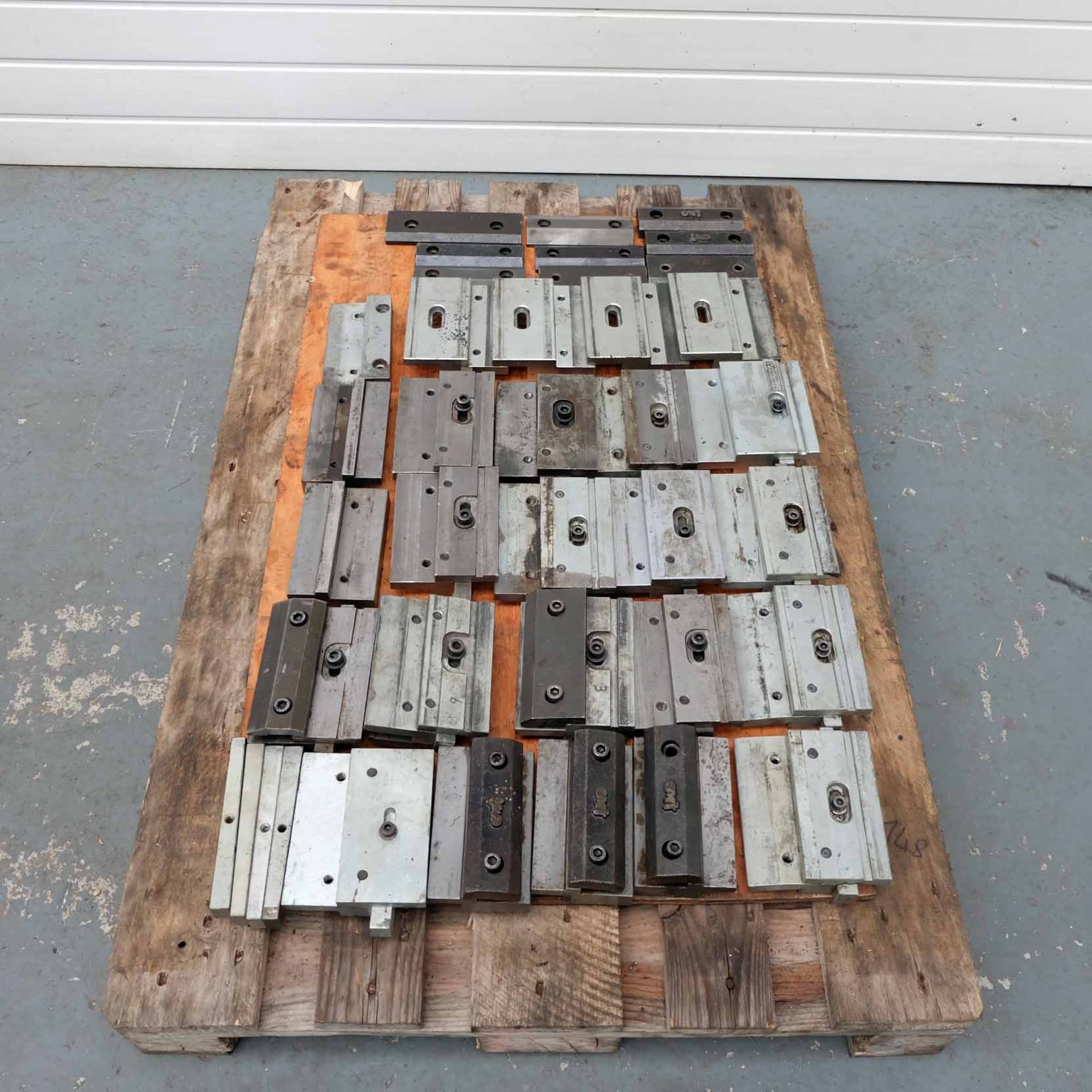 Selection of Press Brake Top Tooling & Clamps. Various Sizes & Styles. - Bild 5 aus 5
