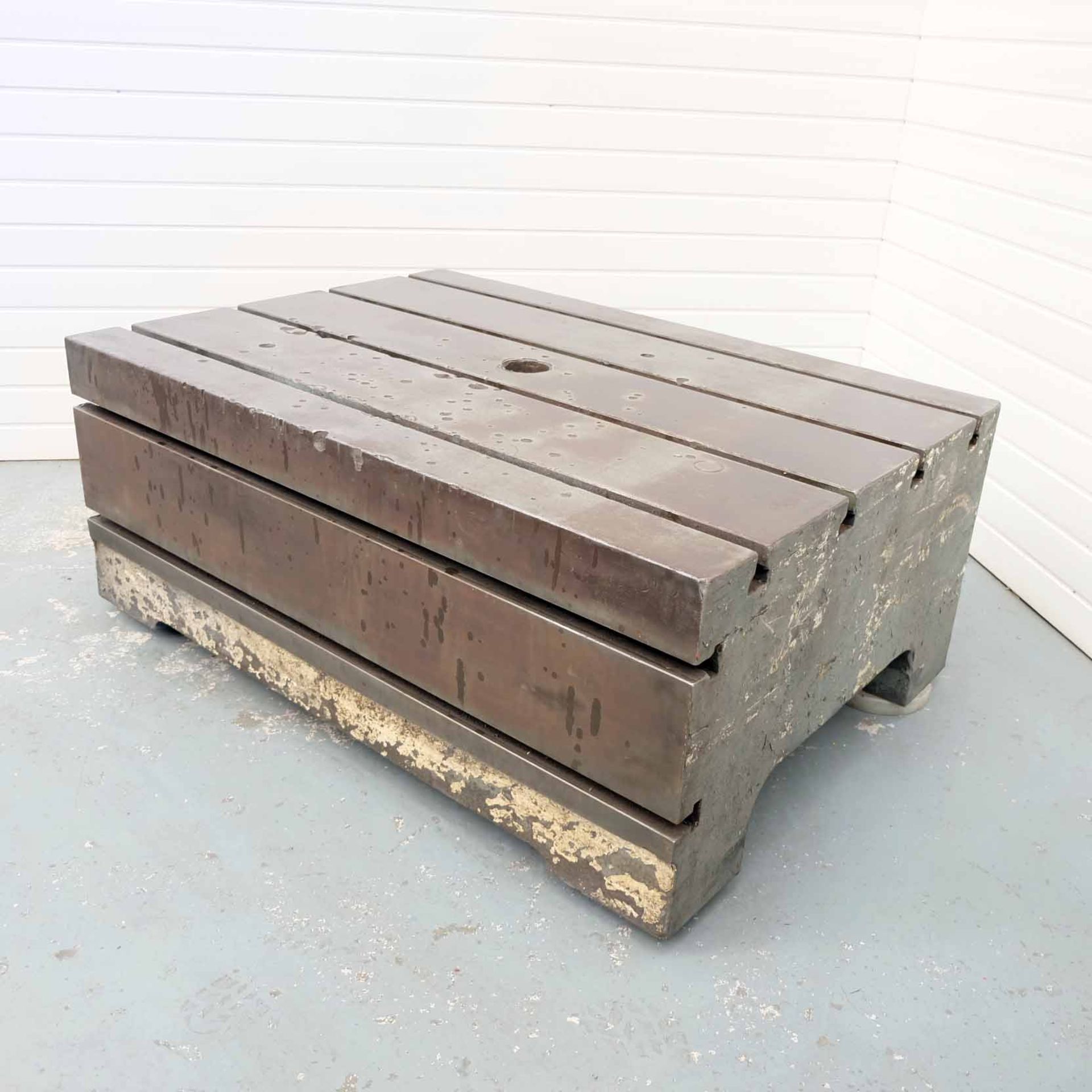 Tee Slotted Box Table. Size 51" x 36" x 20" High. 4 Tee Slots on Top. 2 Tee Slots on Front. - Bild 2 aus 4