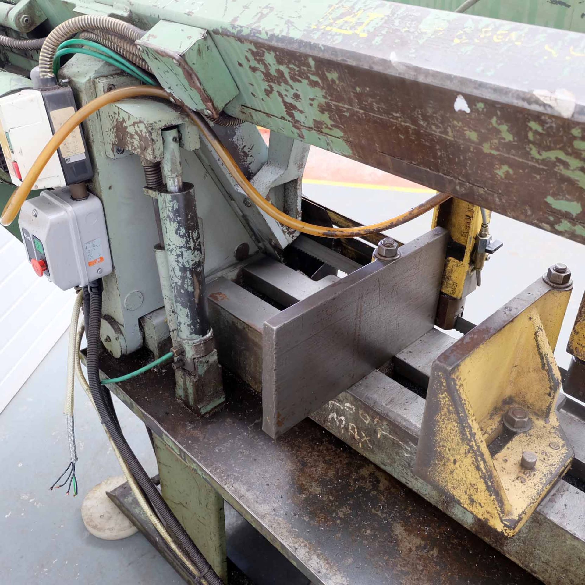 Qualters & Smith Model 350 Sawmaster Horizontal Bandsaw. Capacity 350mm Diameter. Max Vice Opening 5 - Image 9 of 10