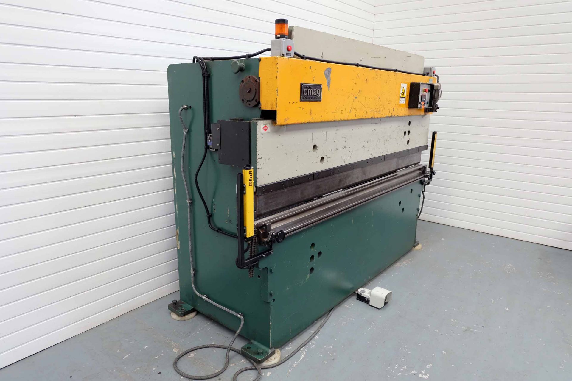 Omag Model POL 5025 Hydraulic Press Brake. Capacity 50 Ton x 2500mm. Distance Between Frame 2250mm. - Image 2 of 15