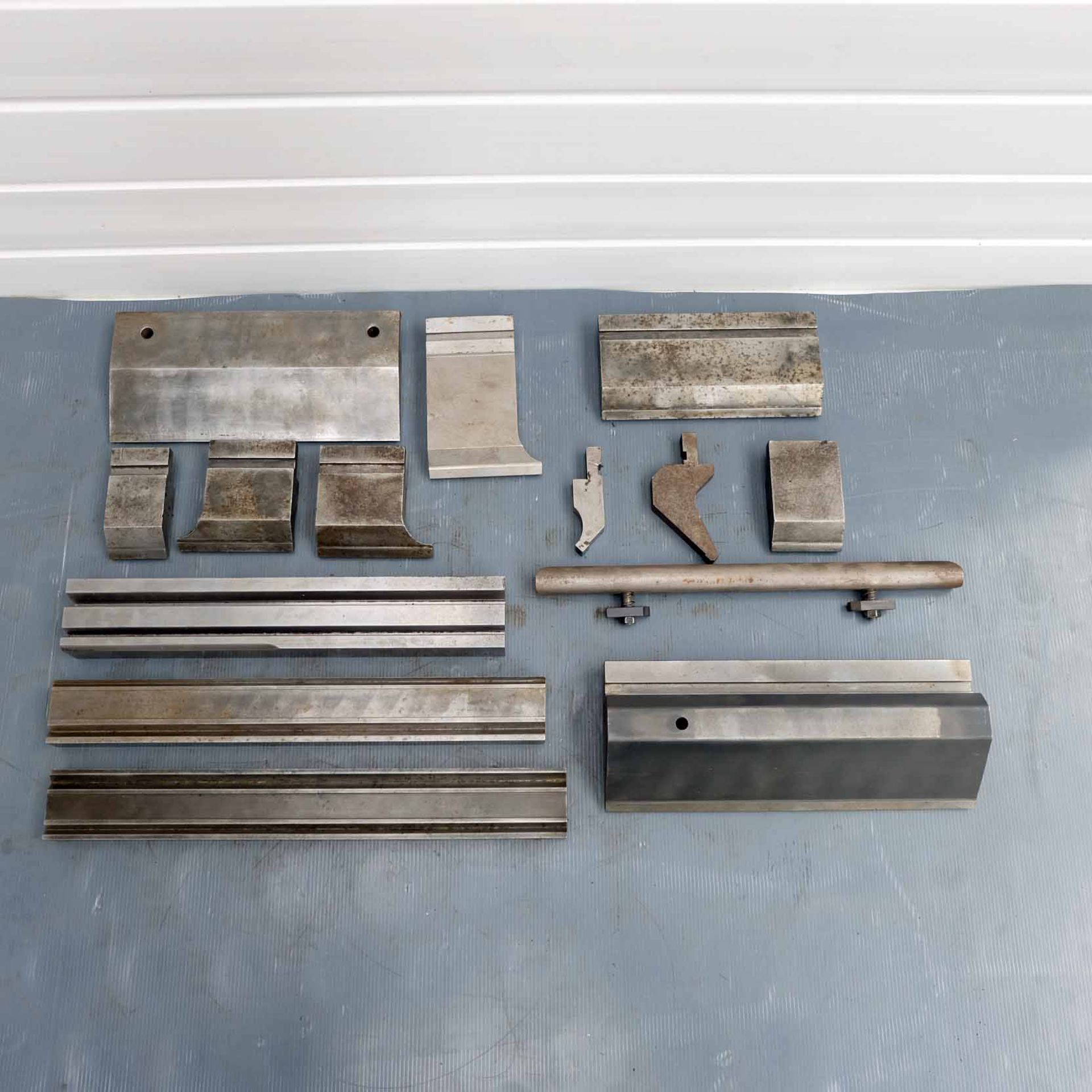 Quantity of Miscalaneous Press Brake Tooling. Various Sizes. Top & Bottom Tooling. - Image 2 of 6