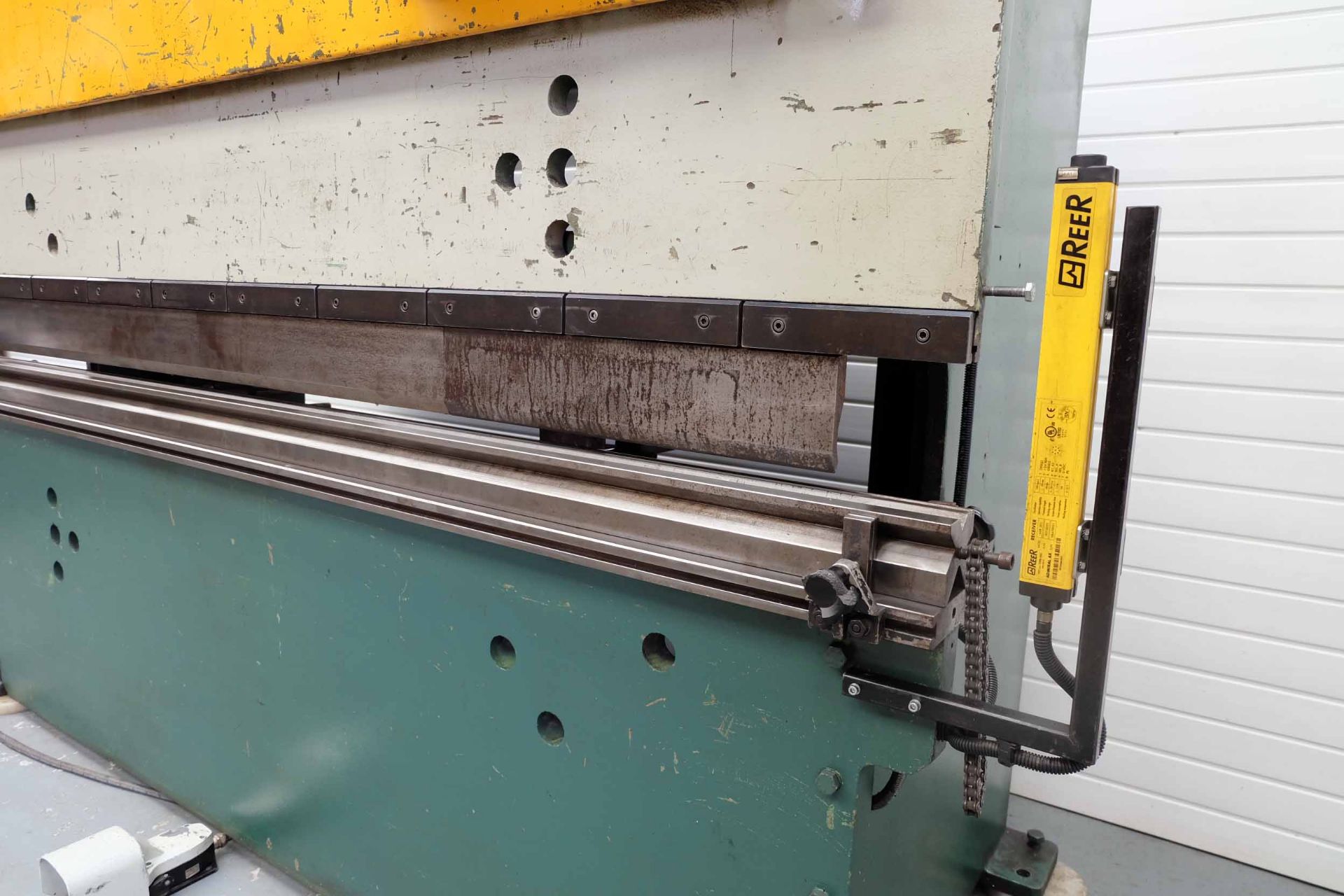 Omag Model POL 5025 Hydraulic Press Brake. Capacity 50 Ton x 2500mm. Distance Between Frame 2250mm. - Image 4 of 15