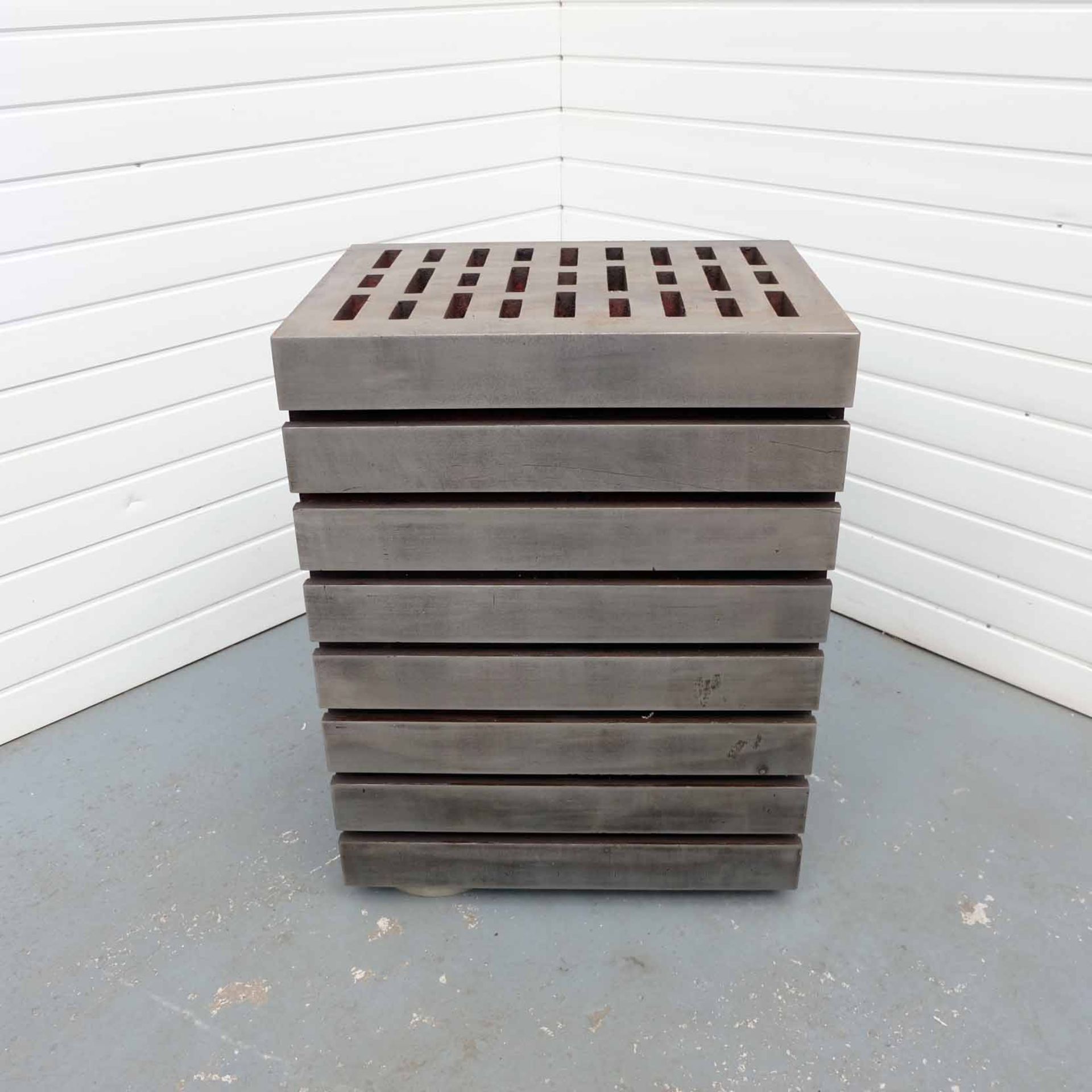 Tee Slotted Cube. Size 30" x 24" x 18". Tee Slotted on 30" x 24" Side. - Bild 6 aus 6