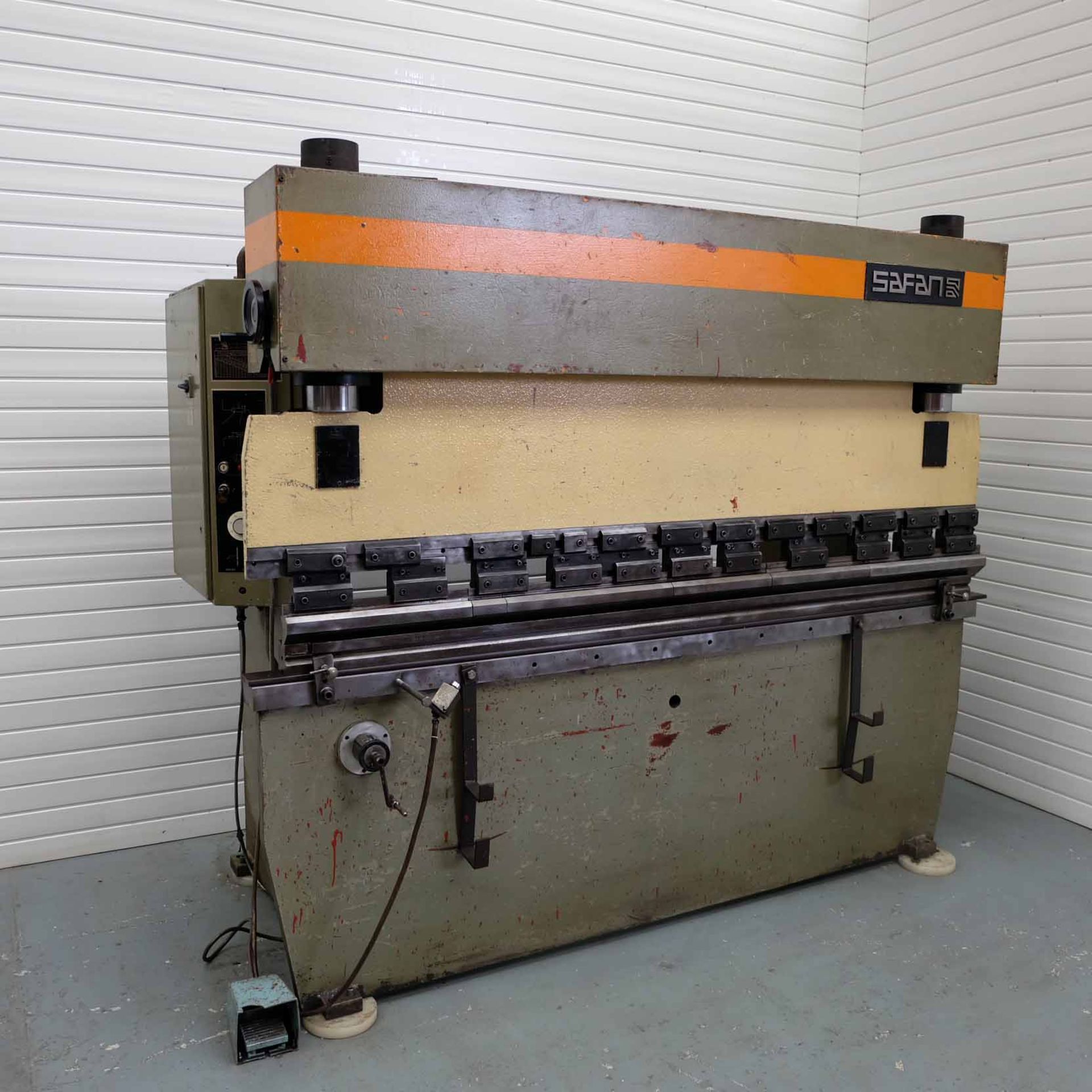 Safan 2.5m Hydraulic Press Brake. Capacity 50 Ton. Bending Length 2500mm. Between Beams 2050mm. Thro - Bild 2 aus 11