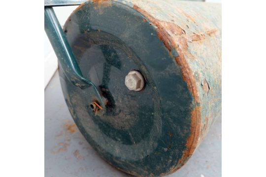 Water Filled Steel Roller. 12" Diameter. 24" Length. With Scraper Blade. - Image 4 of 4