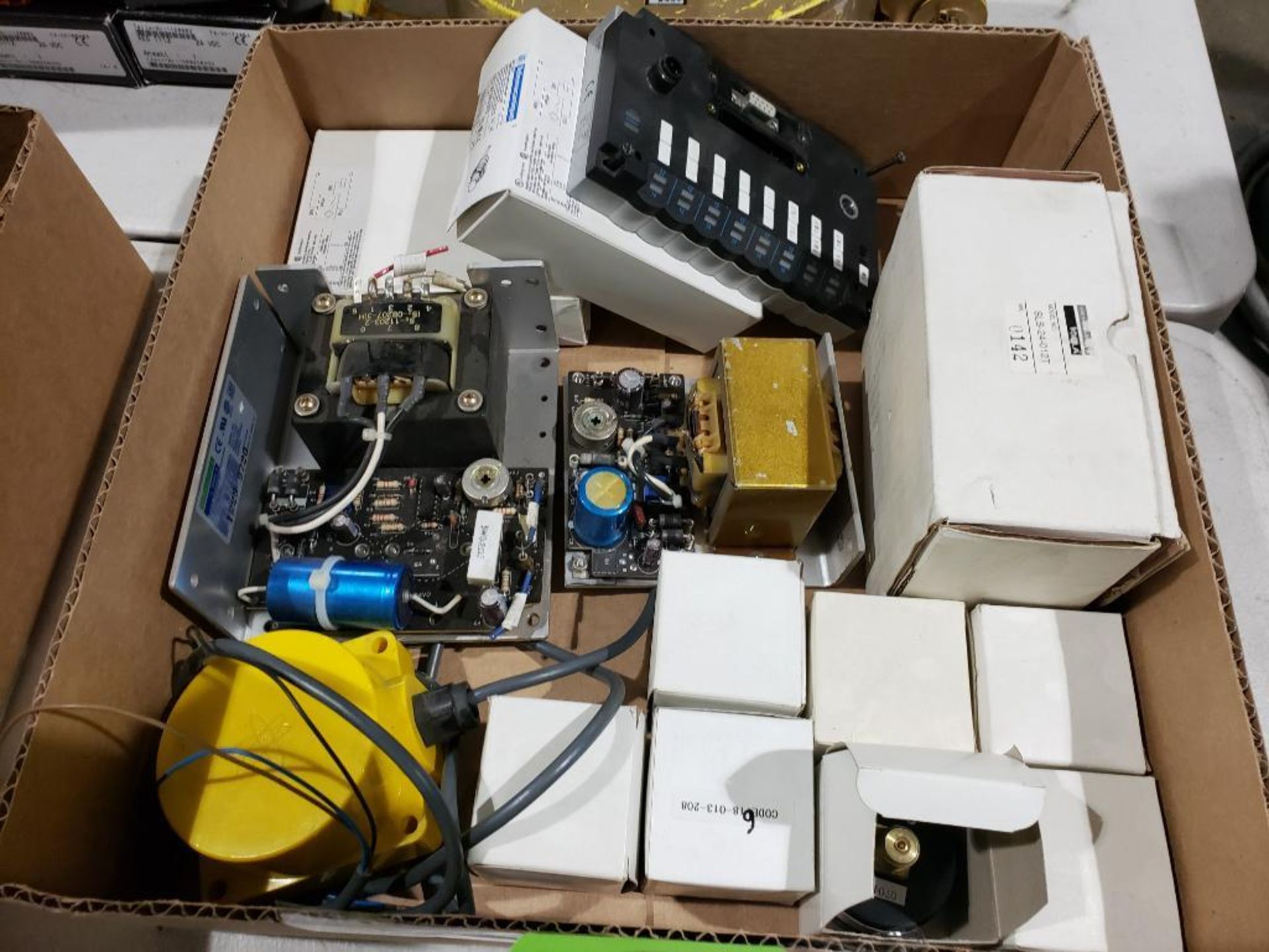 Large assortment of electrical. - Image 10 of 10