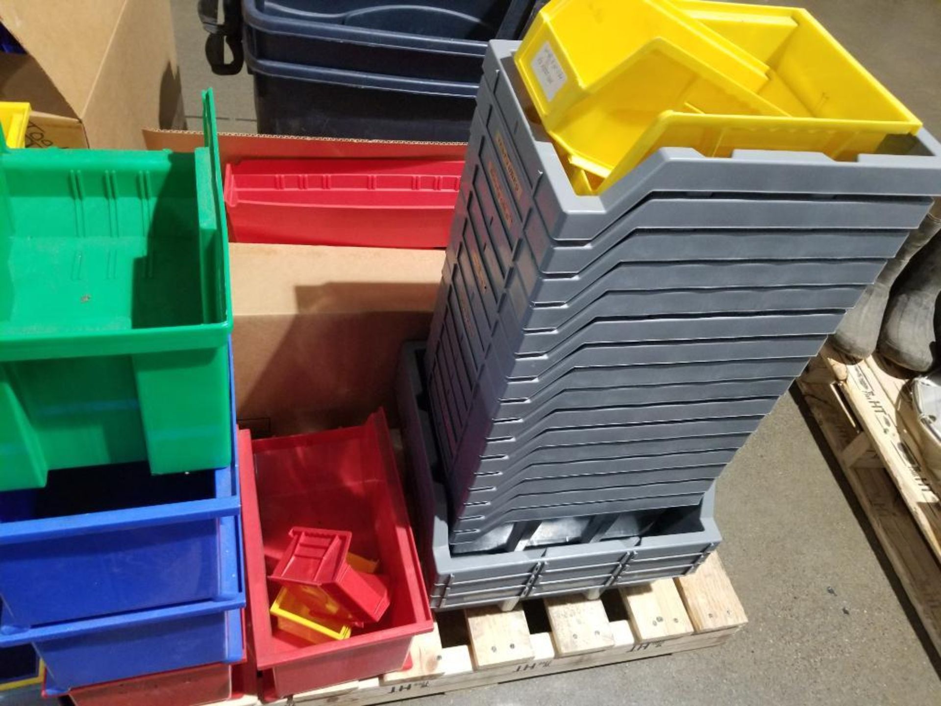 Pallet of assorted bins. - Image 5 of 7