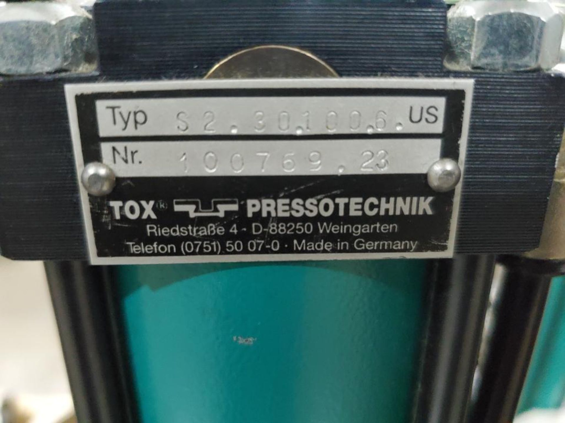 Tox Pressotechnik 2 ton press. Used for die cutting and pulled from a decommissioned machine. - Image 4 of 5