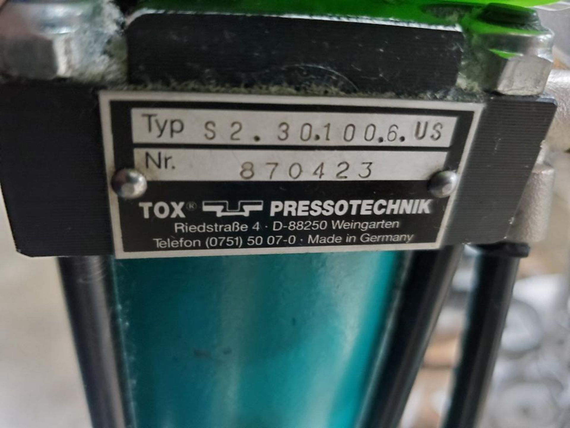 Tox Pressotechnik 2 ton press. Used for die cutting and pulled from a decommissioned machine. - Image 4 of 4