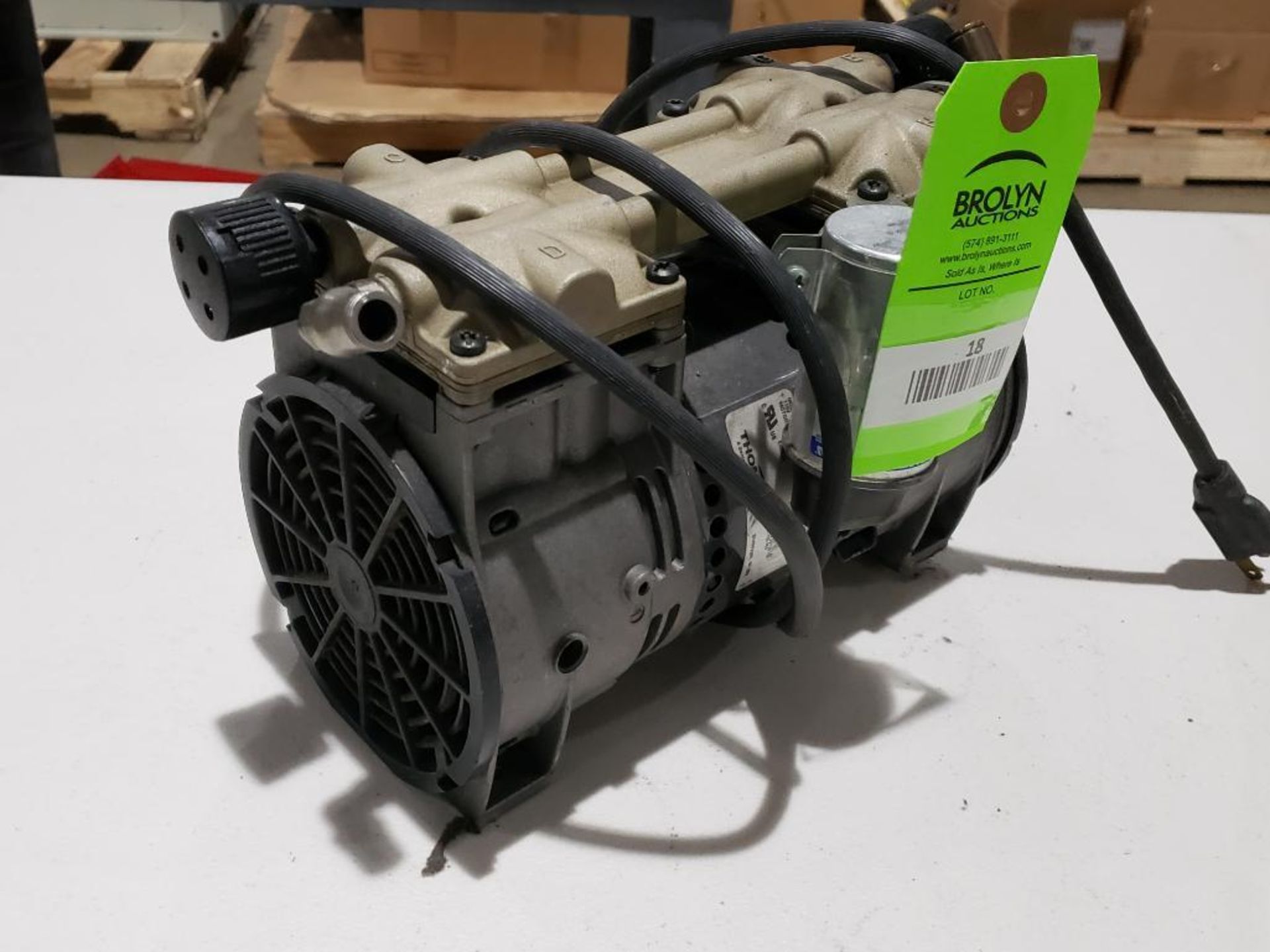 Thomas Gardner Denver oil-less piston air compressor vacuum pump. Model 2680CE44. - Image 2 of 5