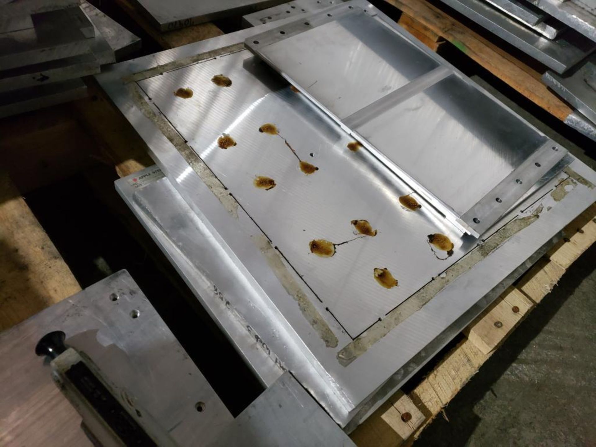 Large qty of plate aluminum removed from machines. - Image 5 of 5