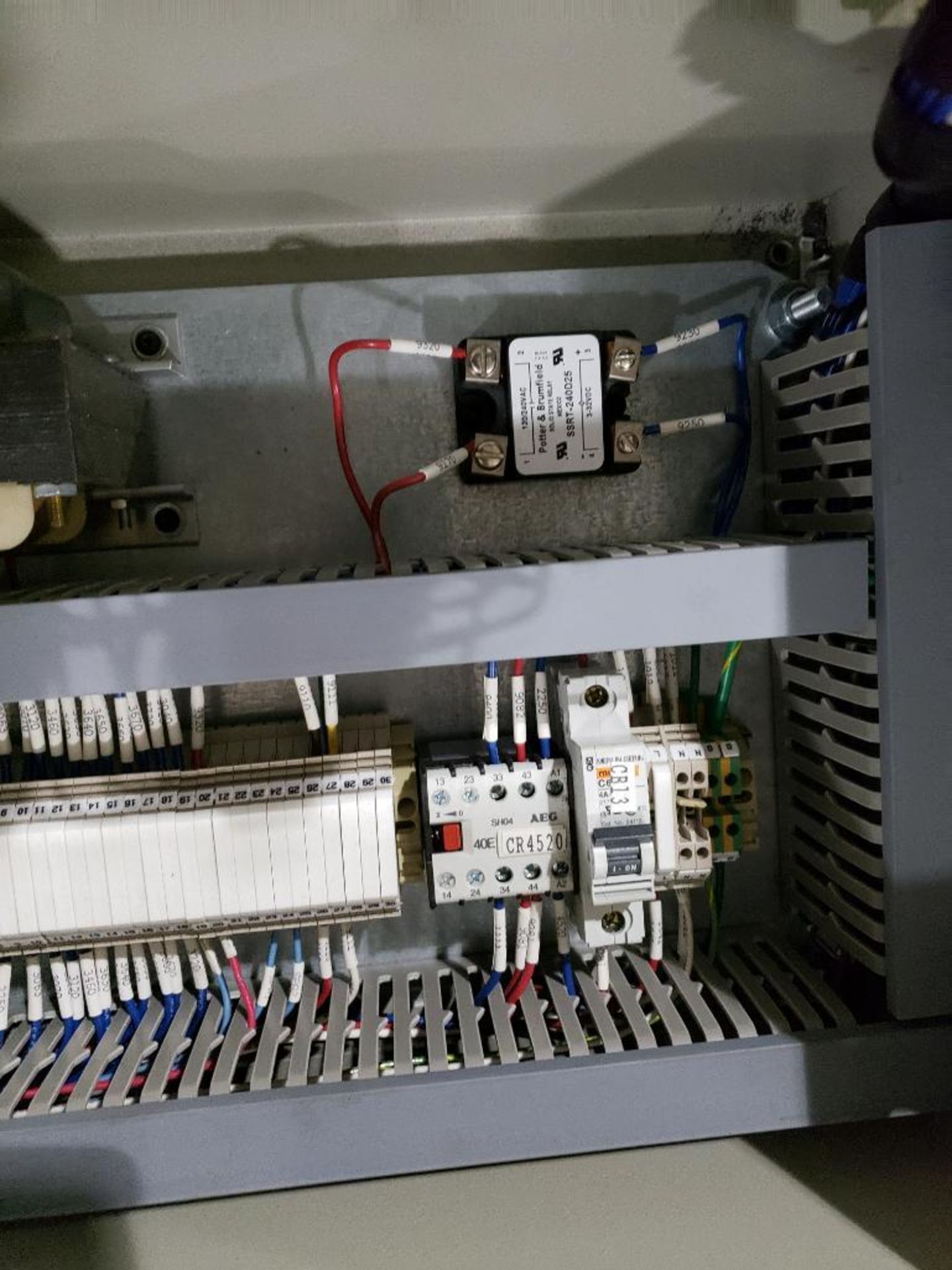 Machine control panel with assorted electrical. - Image 6 of 9