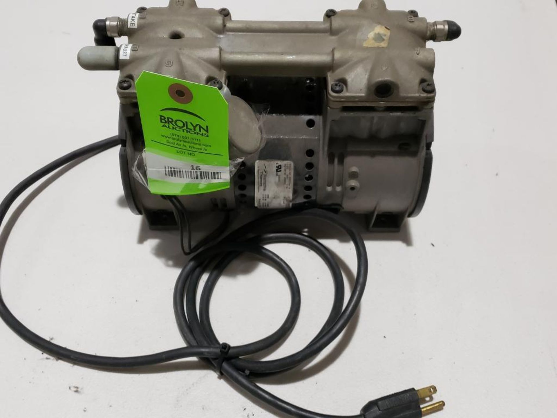 Thomas Gardner Denver oil-less piston air compressor vacuum pump. Model 2680CE44. - Image 2 of 6