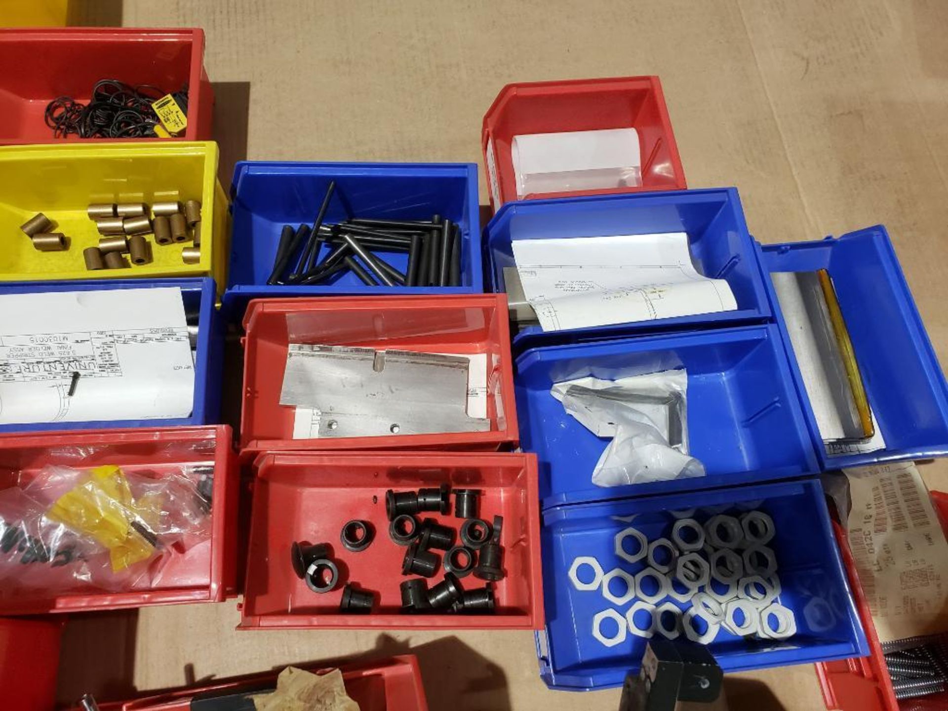 Pallet of assorted parts and hardware. - Image 7 of 10