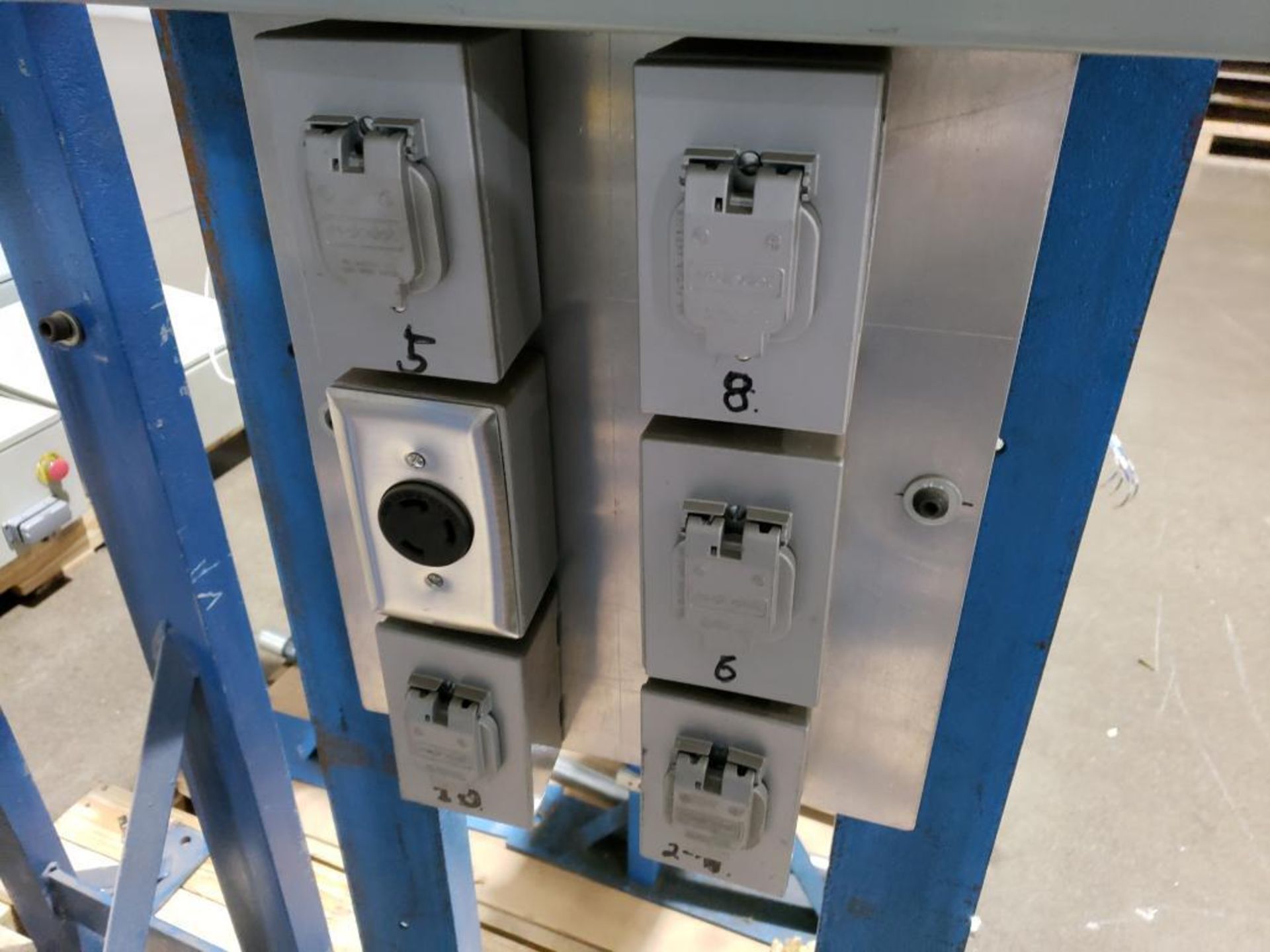 Sub panel with Siemens breaker box and assorted plugs. - Image 3 of 6