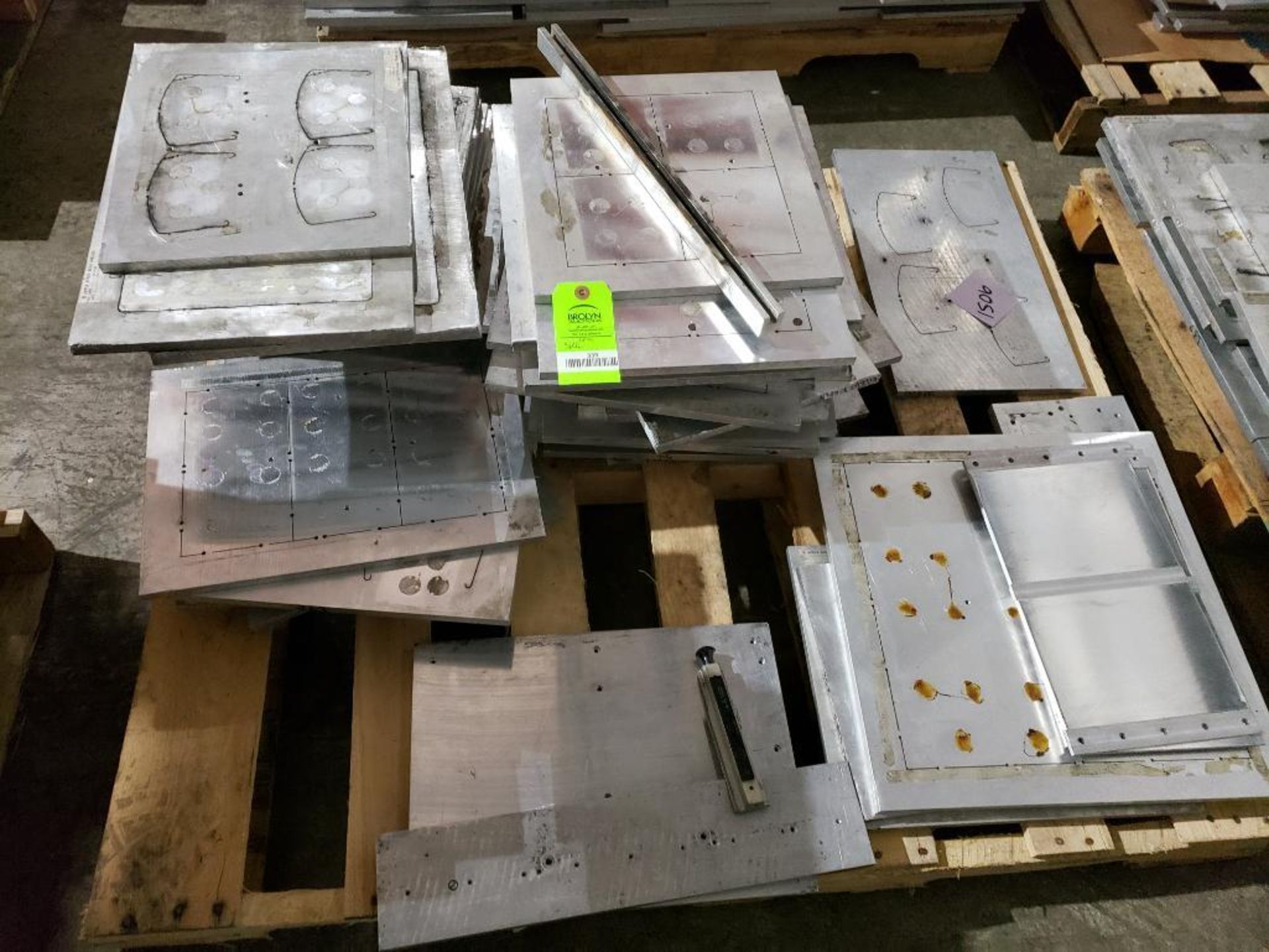 Large qty of plate aluminum removed from machines.