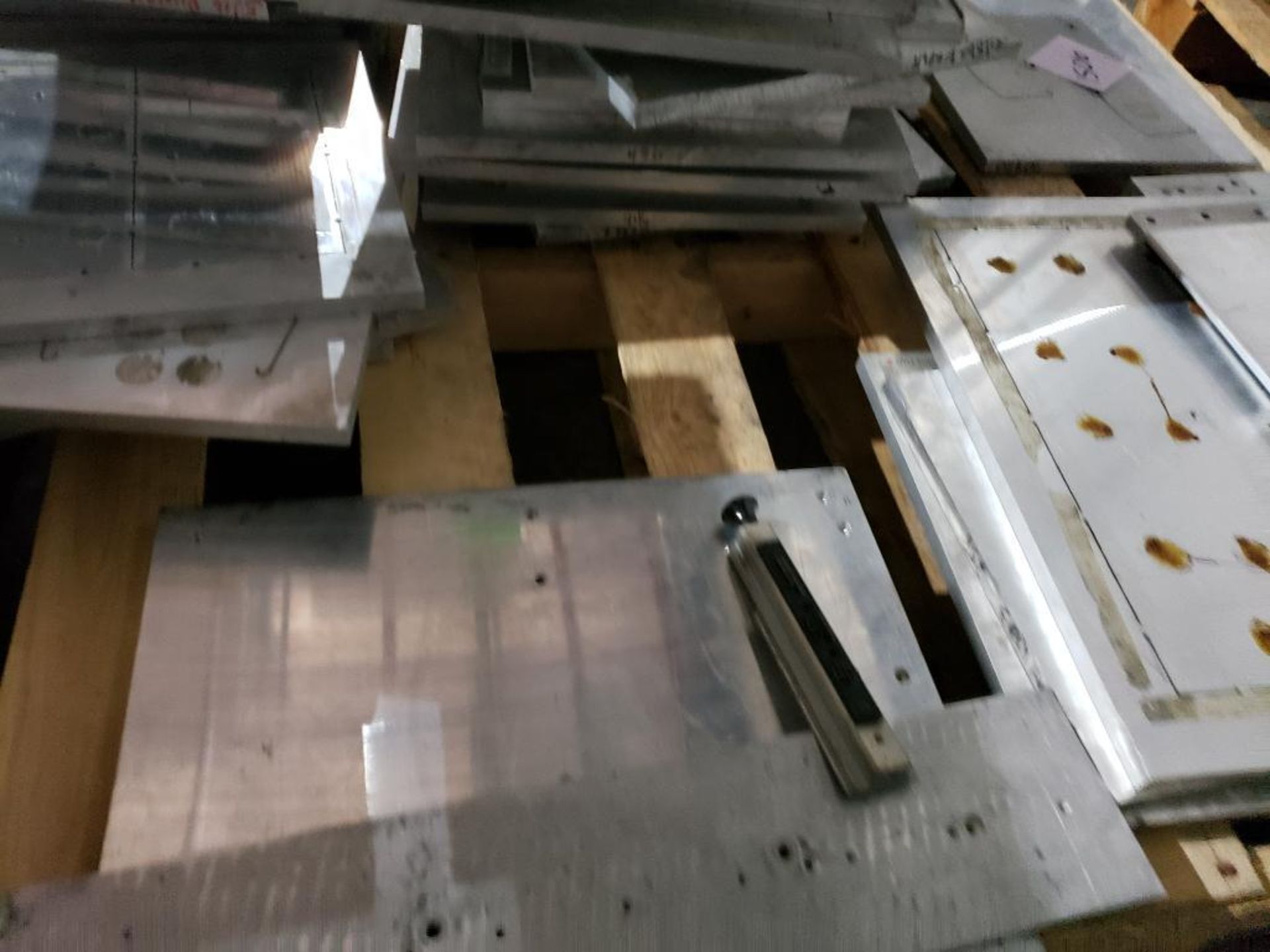 Large qty of plate aluminum removed from machines. - Image 2 of 5