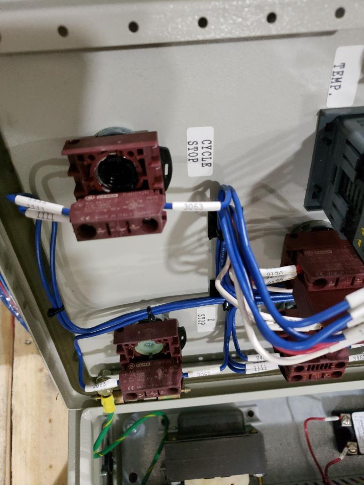 Machine control panel with assorted electrical. - Image 8 of 9