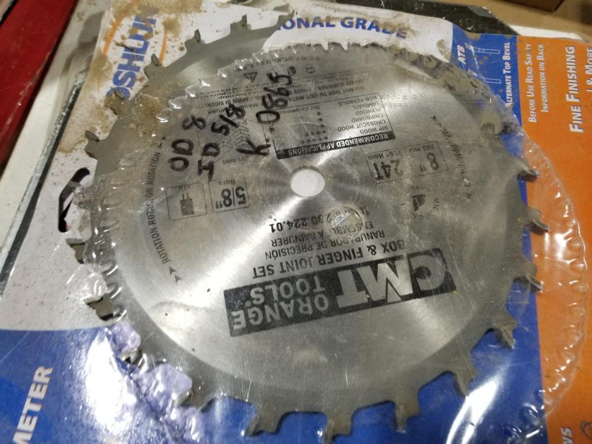 Large assortment of saw blades. - Image 4 of 6