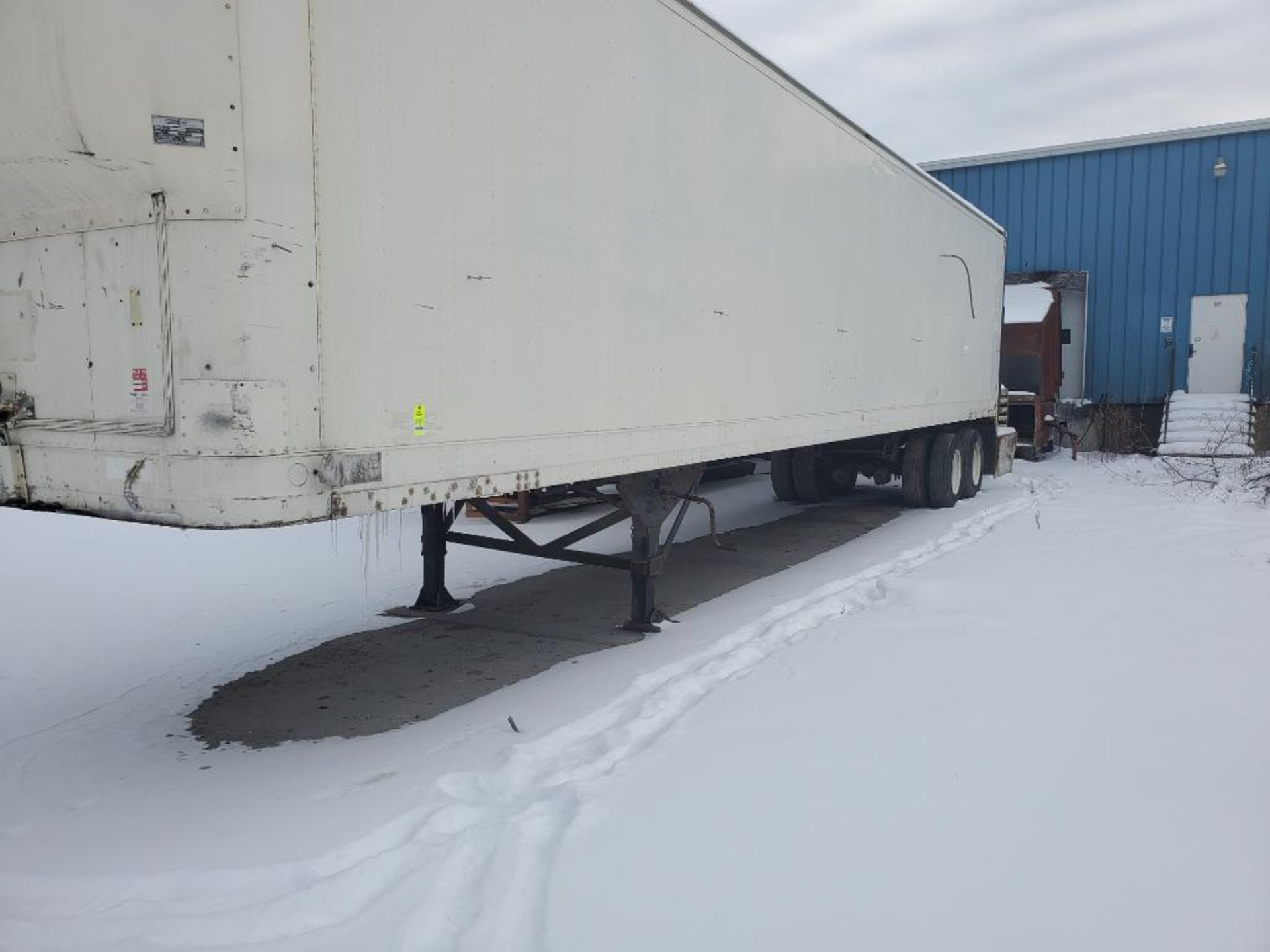 Storage trailer. Approx 34ft long. This unit is considered storage only and is not titled. - Image 2 of 20