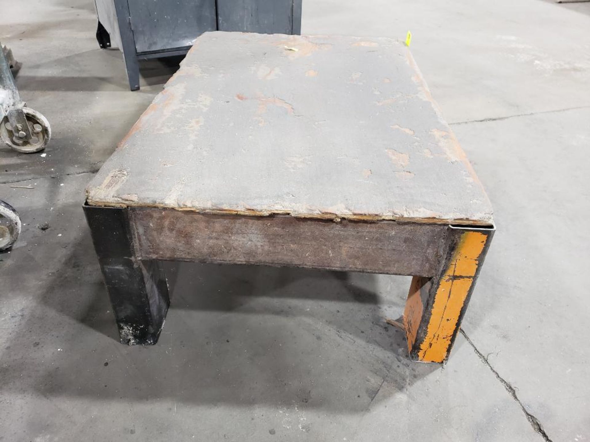 Steel shop platfrom. (wood top) - Image 3 of 3
