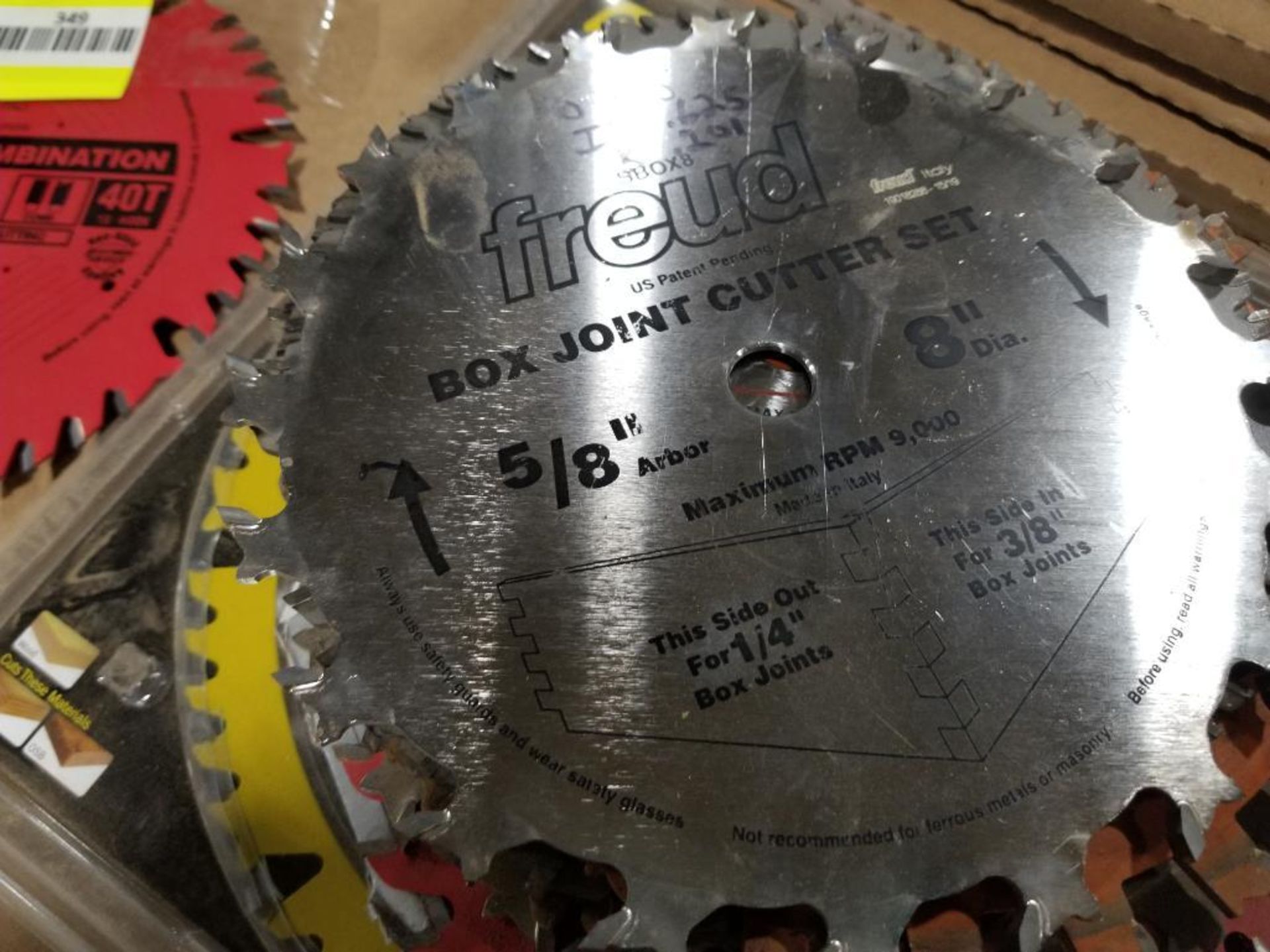 Large assortment of saw blades. - Image 3 of 5