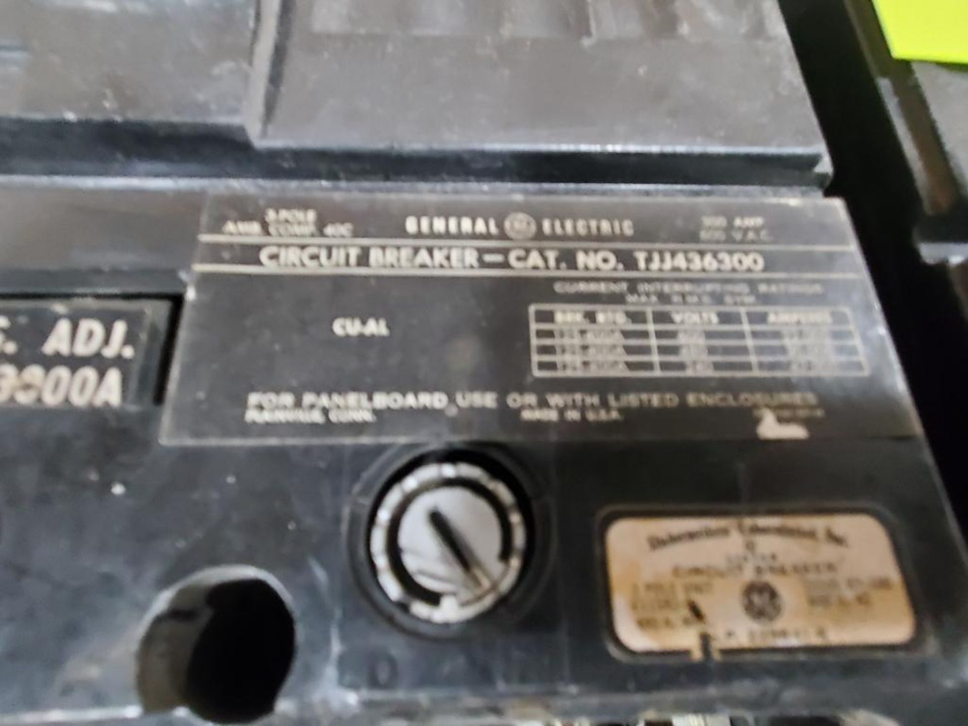 Qty 2 - 300 amp GE molded case breaker. Catalog TJJ436300. - Image 3 of 6
