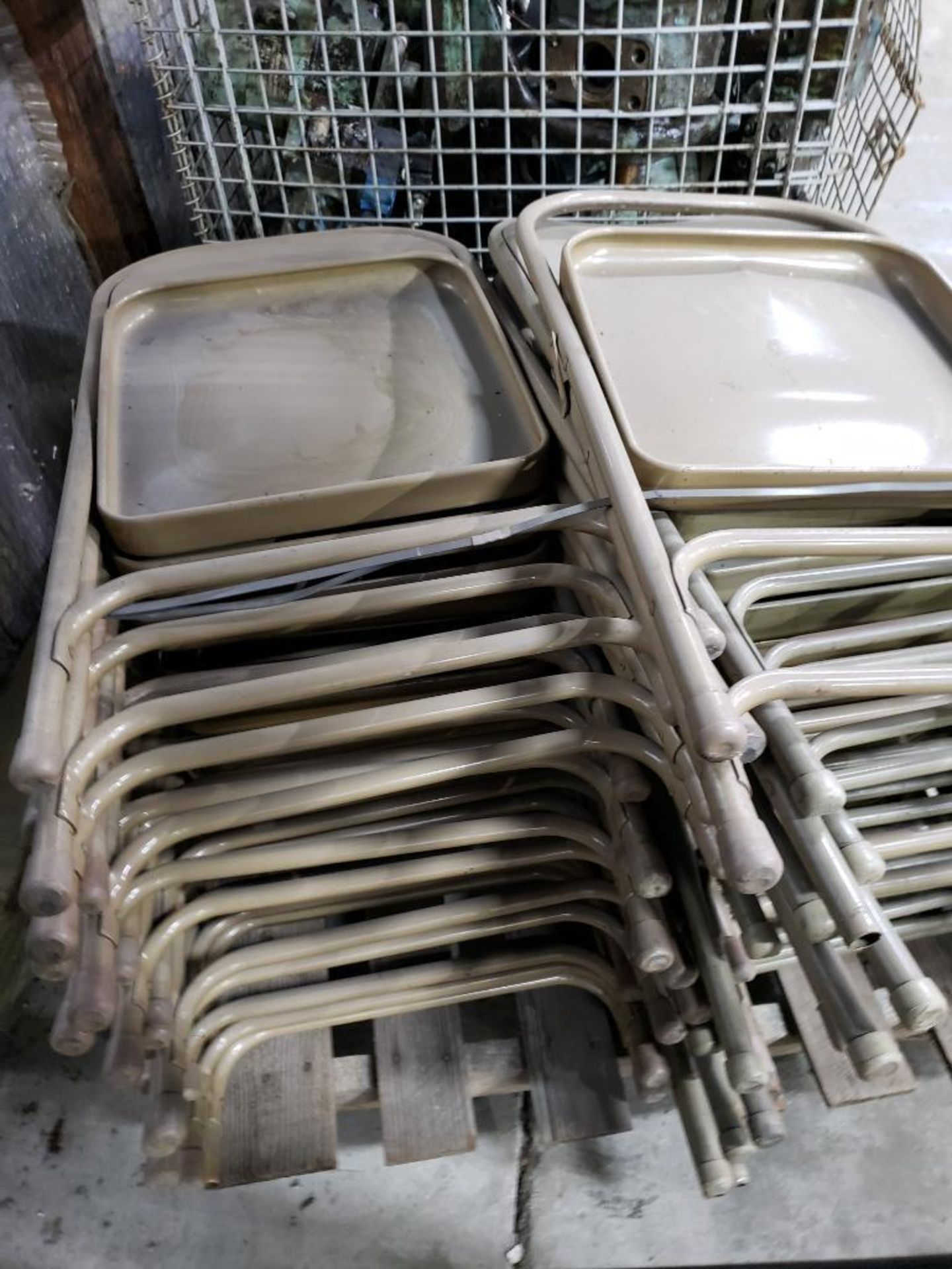 Approx 22 metal folding chairs. - Image 3 of 4