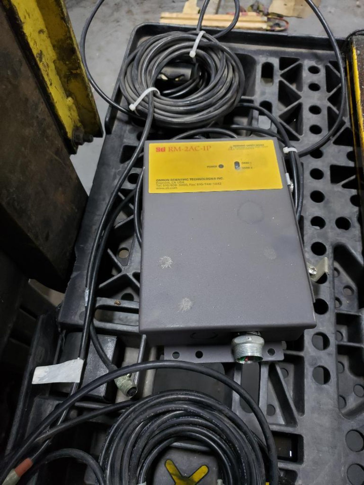 Qty 2 - STI light curtain controller. Model RM-2AC-1P. - Image 3 of 4