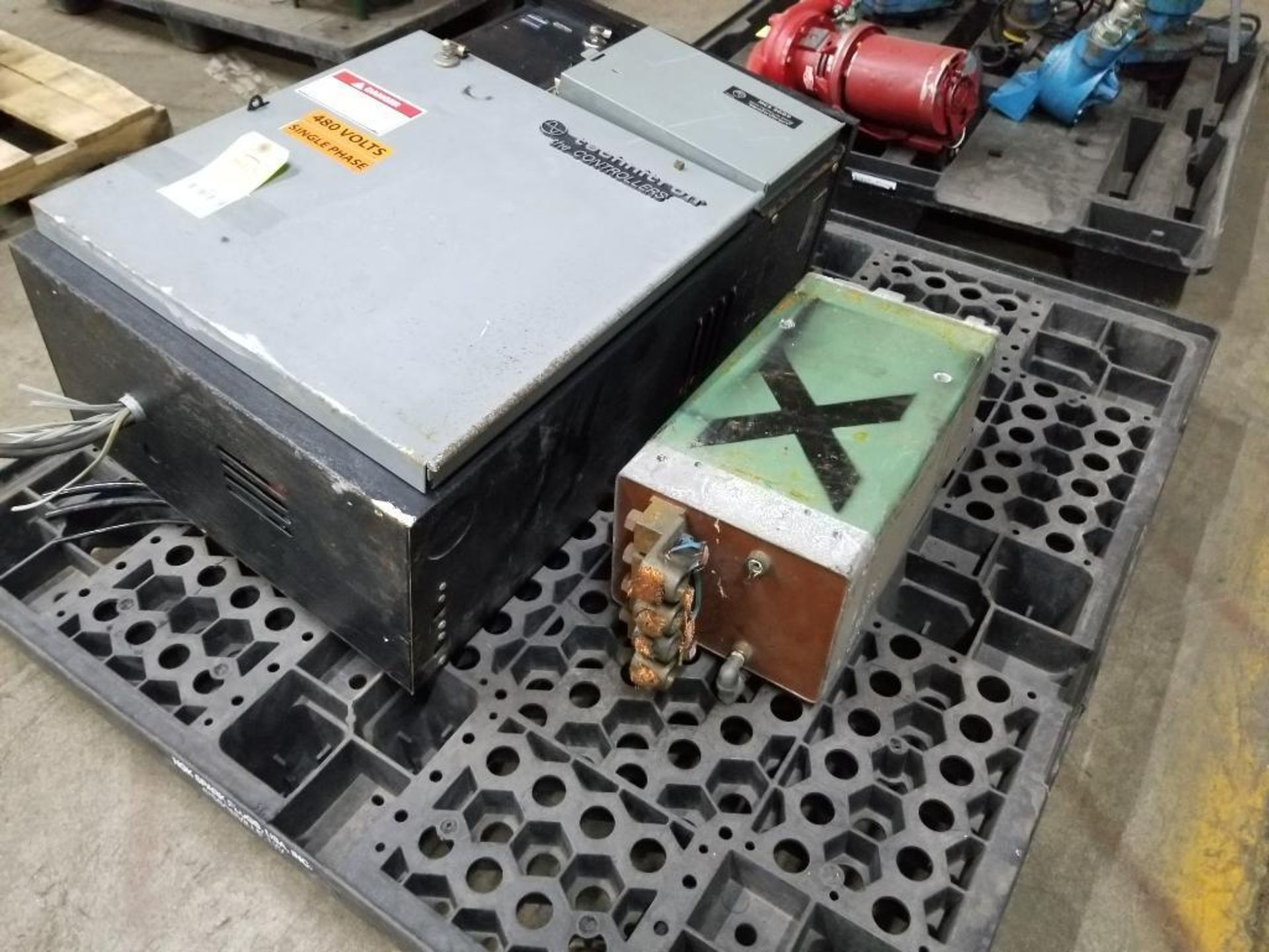 Pallet with assorted welding power supply components. - Image 8 of 9