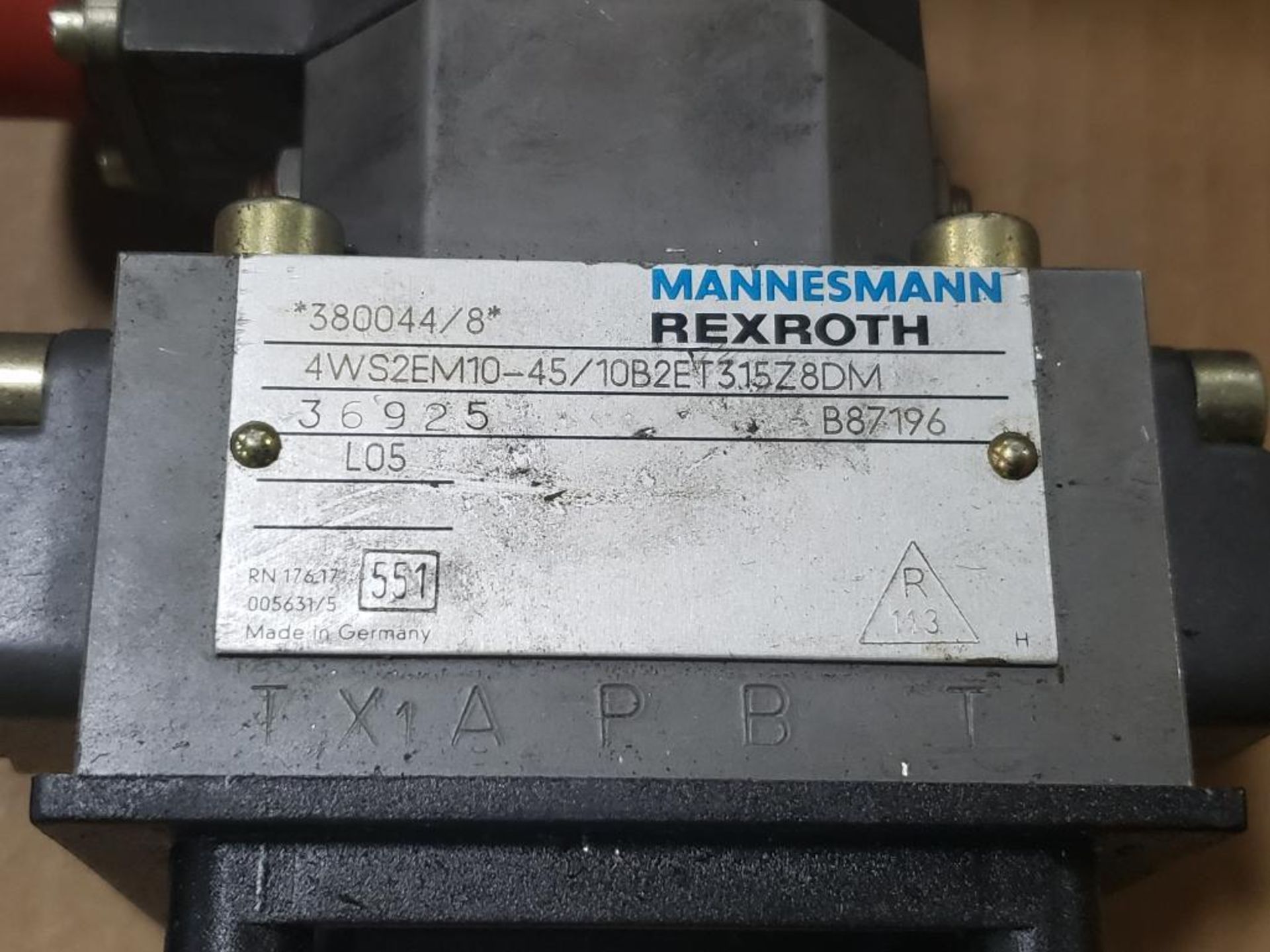 Rexroth Mannesmann servo valve assemblies. - Image 3 of 5