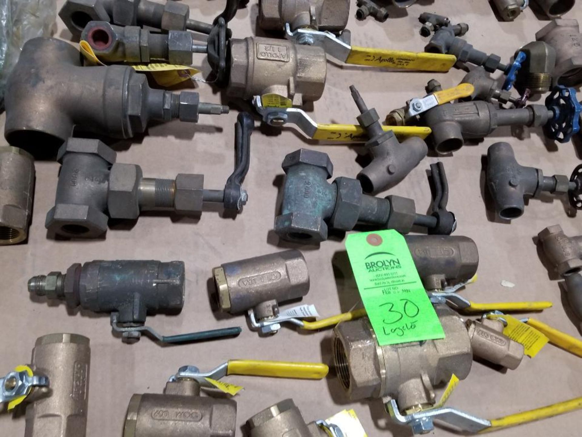 Large pallet assortment of brass valves. - Image 9 of 15