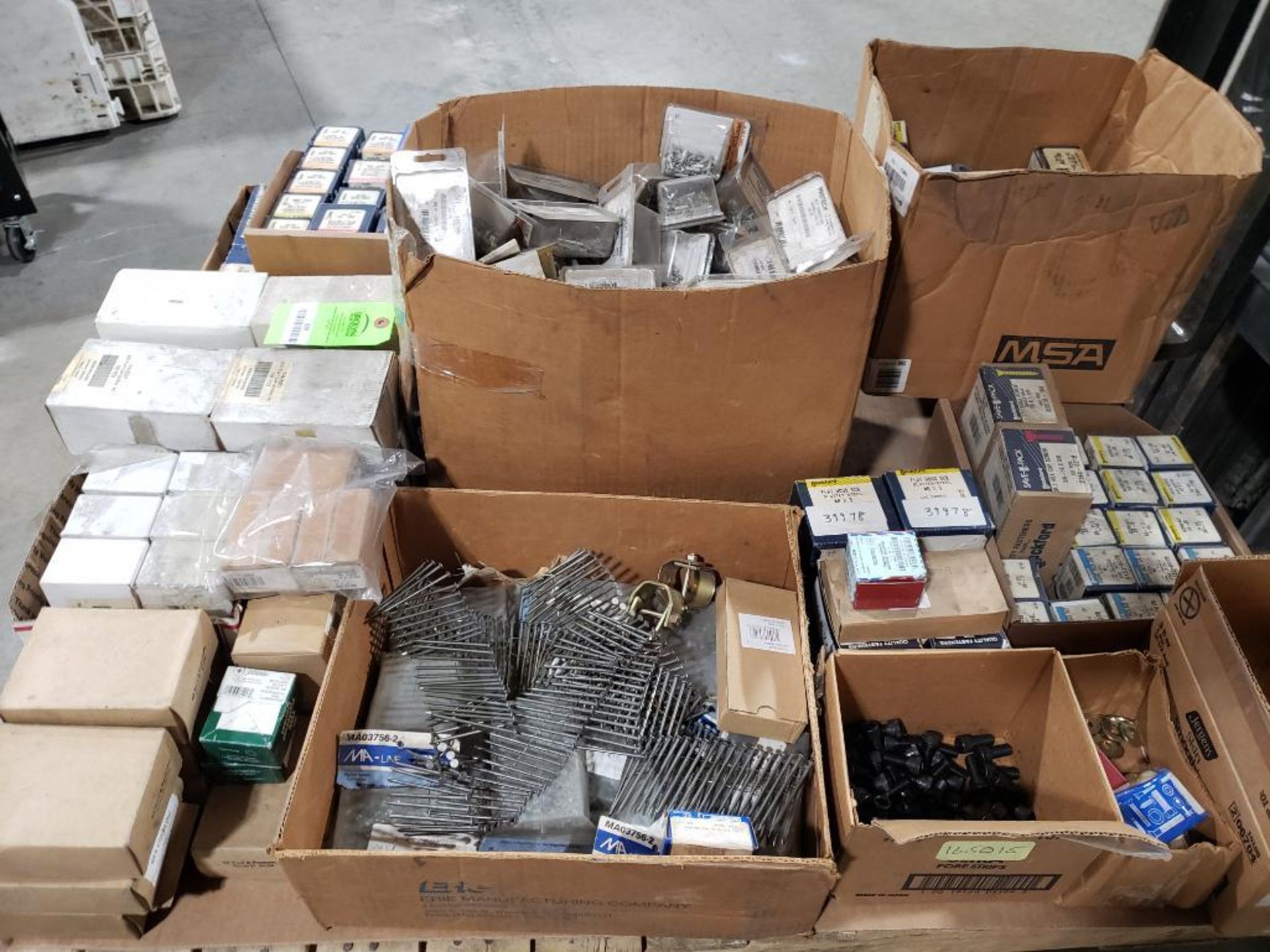 Pallet of assorted parts and electrical. - Image 3 of 18