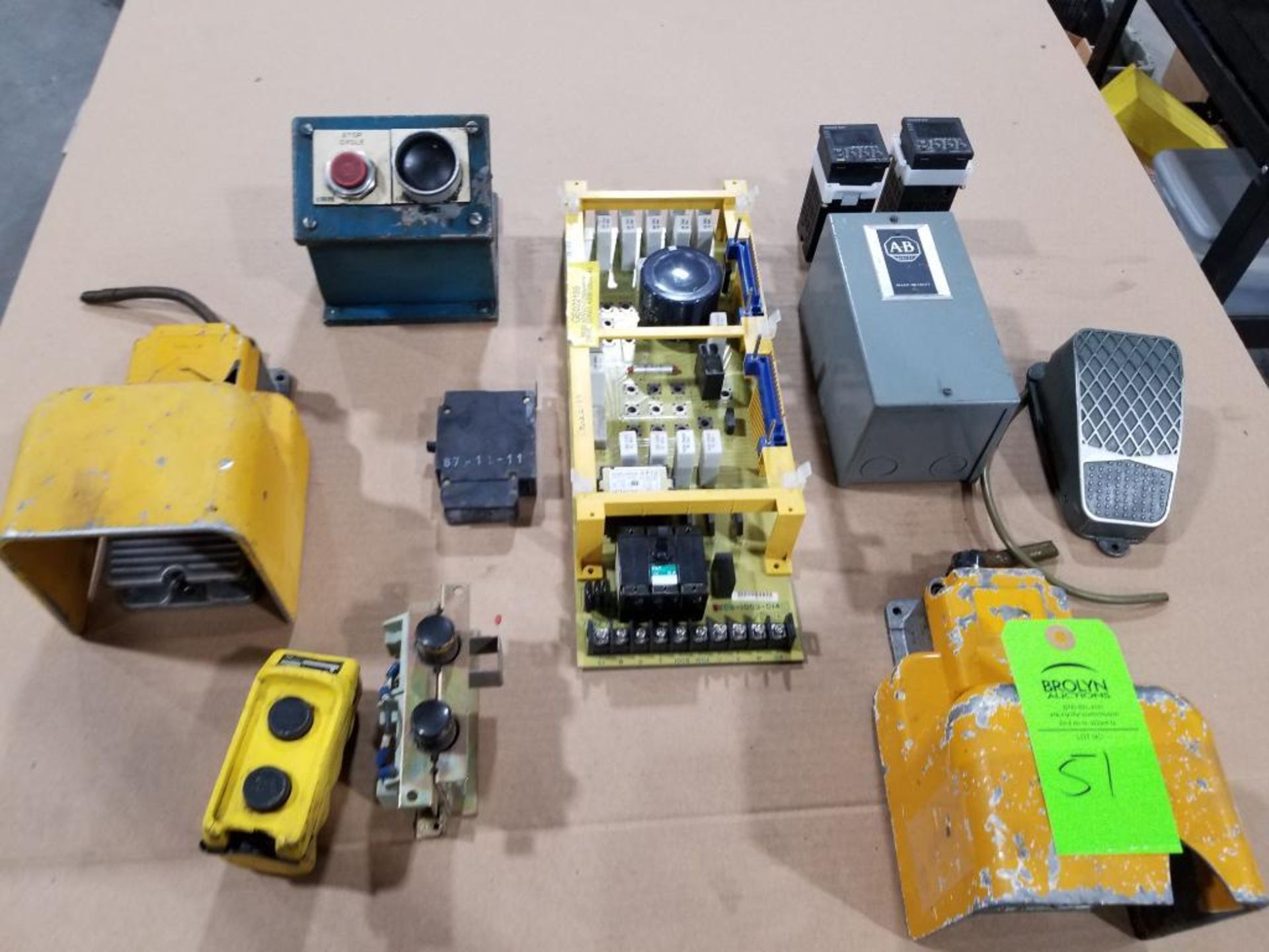 Assorted electrical controls. - Image 14 of 15