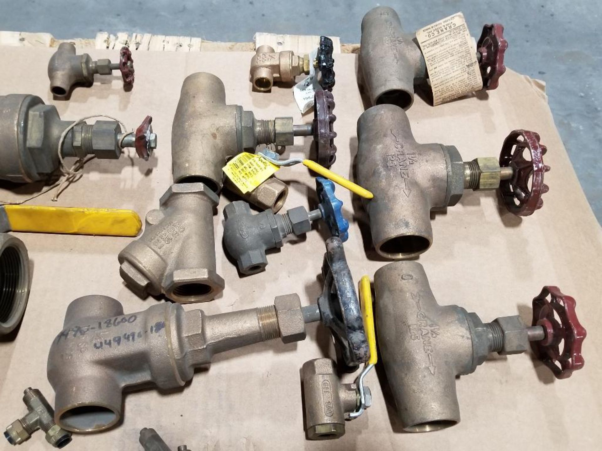 Large pallet assortment of brass valves. - Image 14 of 15