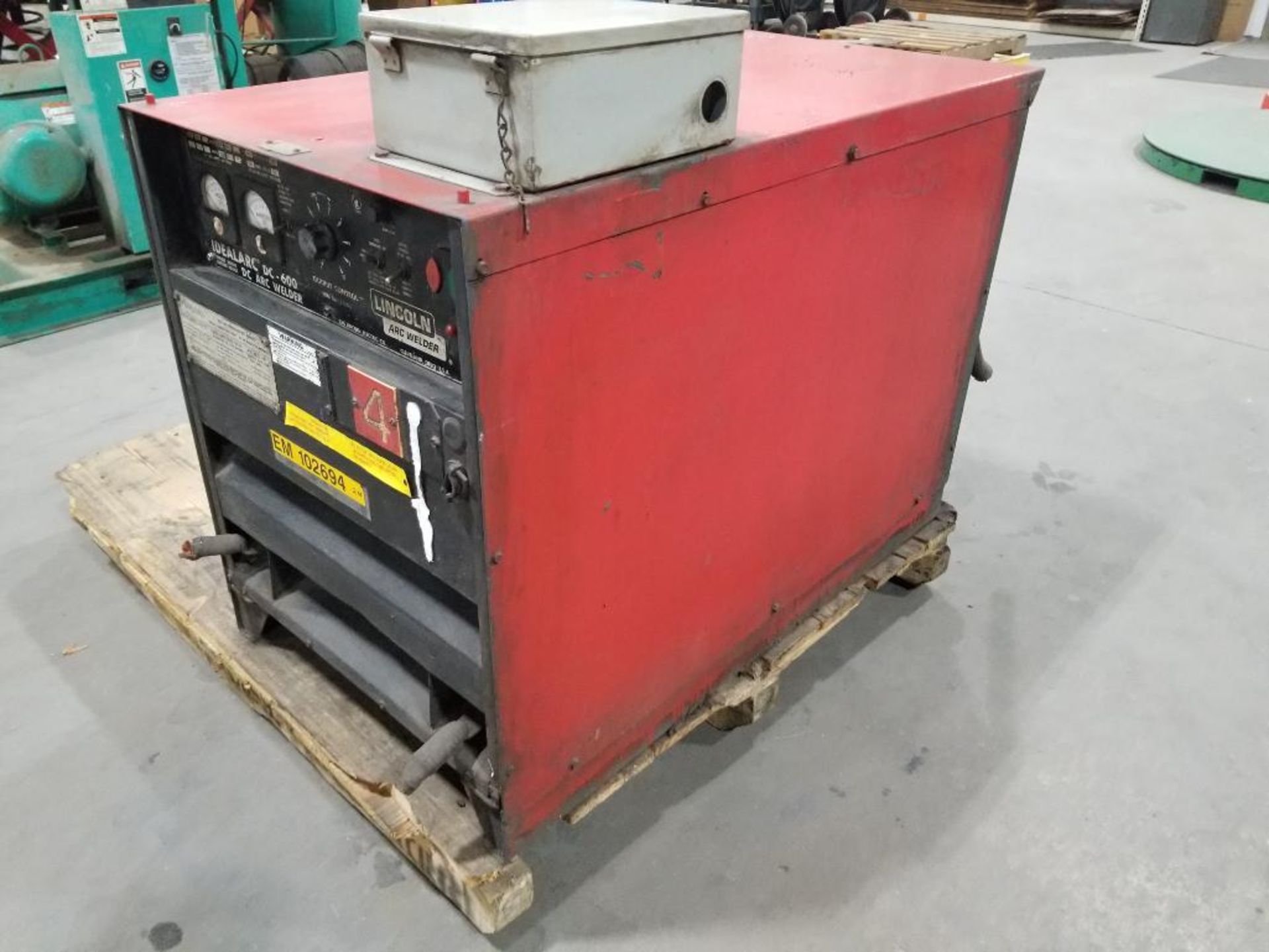 Lincoln Arc Welder. Idealarc Model DC-600.