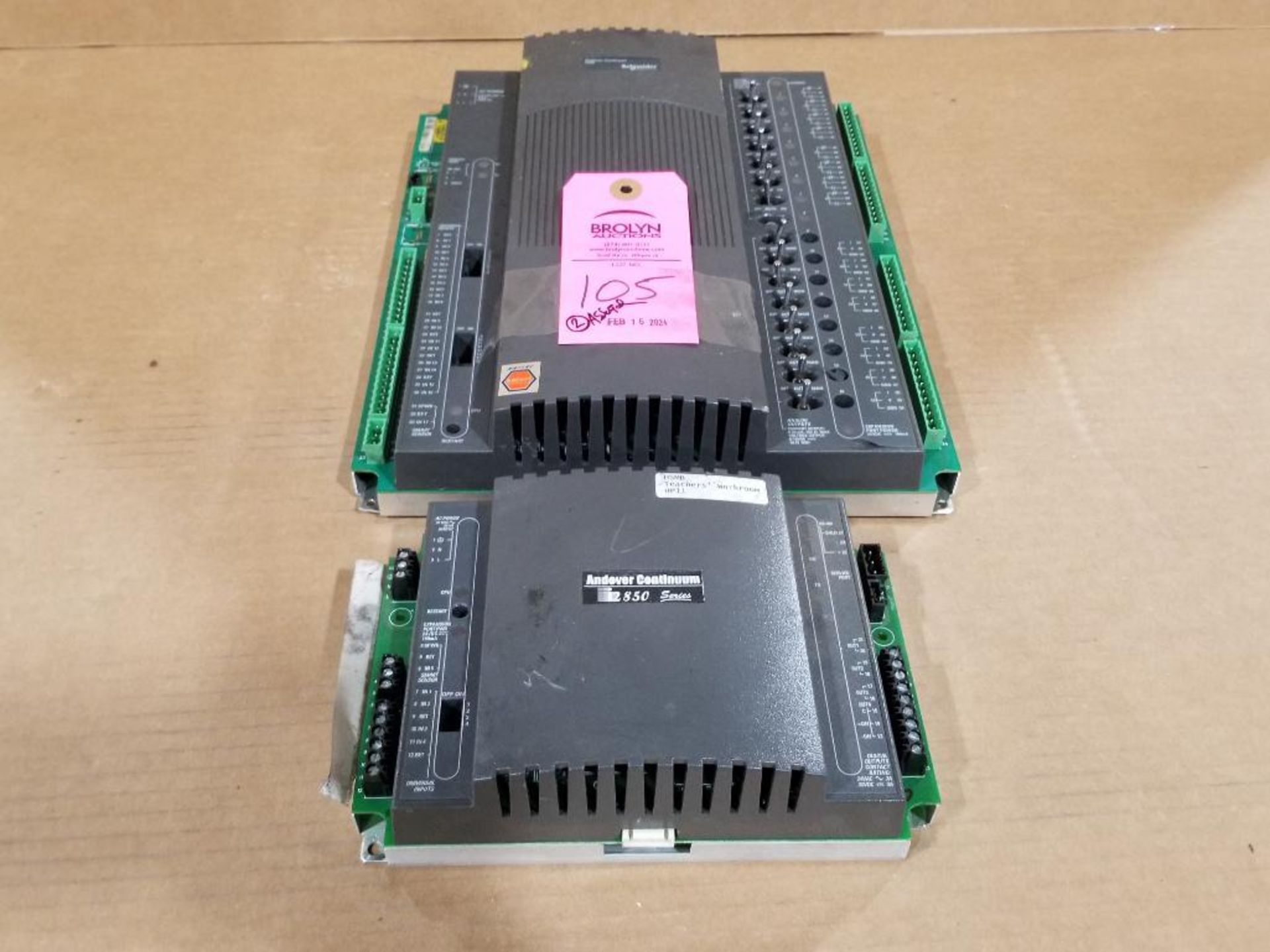 Qty 2 - Schneider Electric controller. Andover Continuum. Model B3920 and i2851.