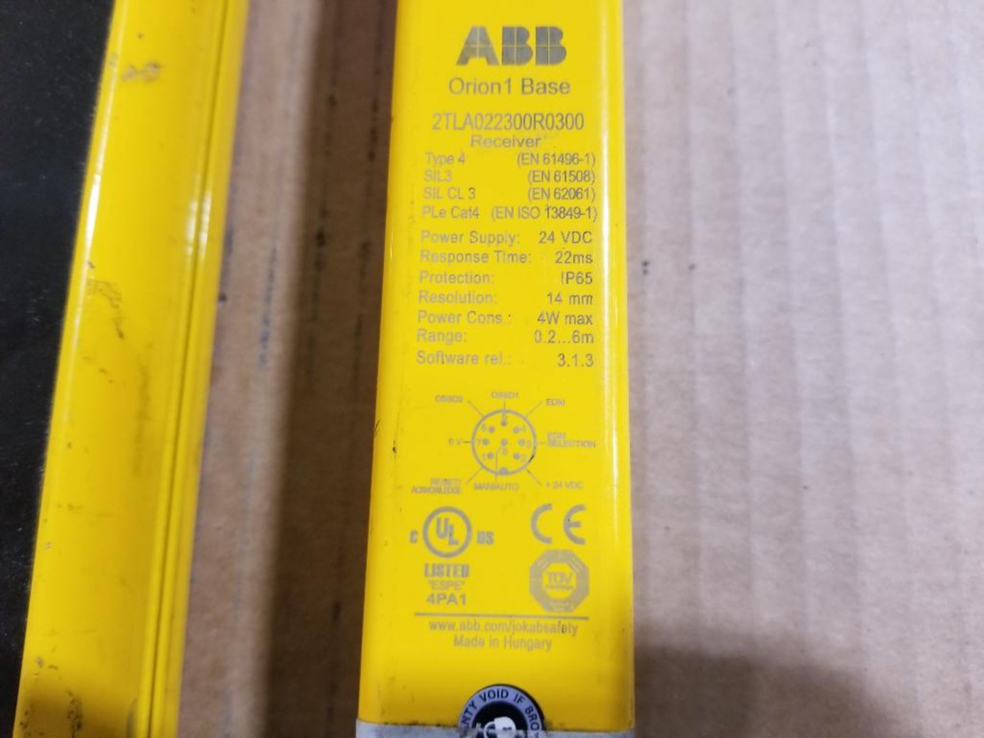 Qty 4 - Assorted ABB, Allen Bradley, and Banner light curtains. - Image 2 of 9