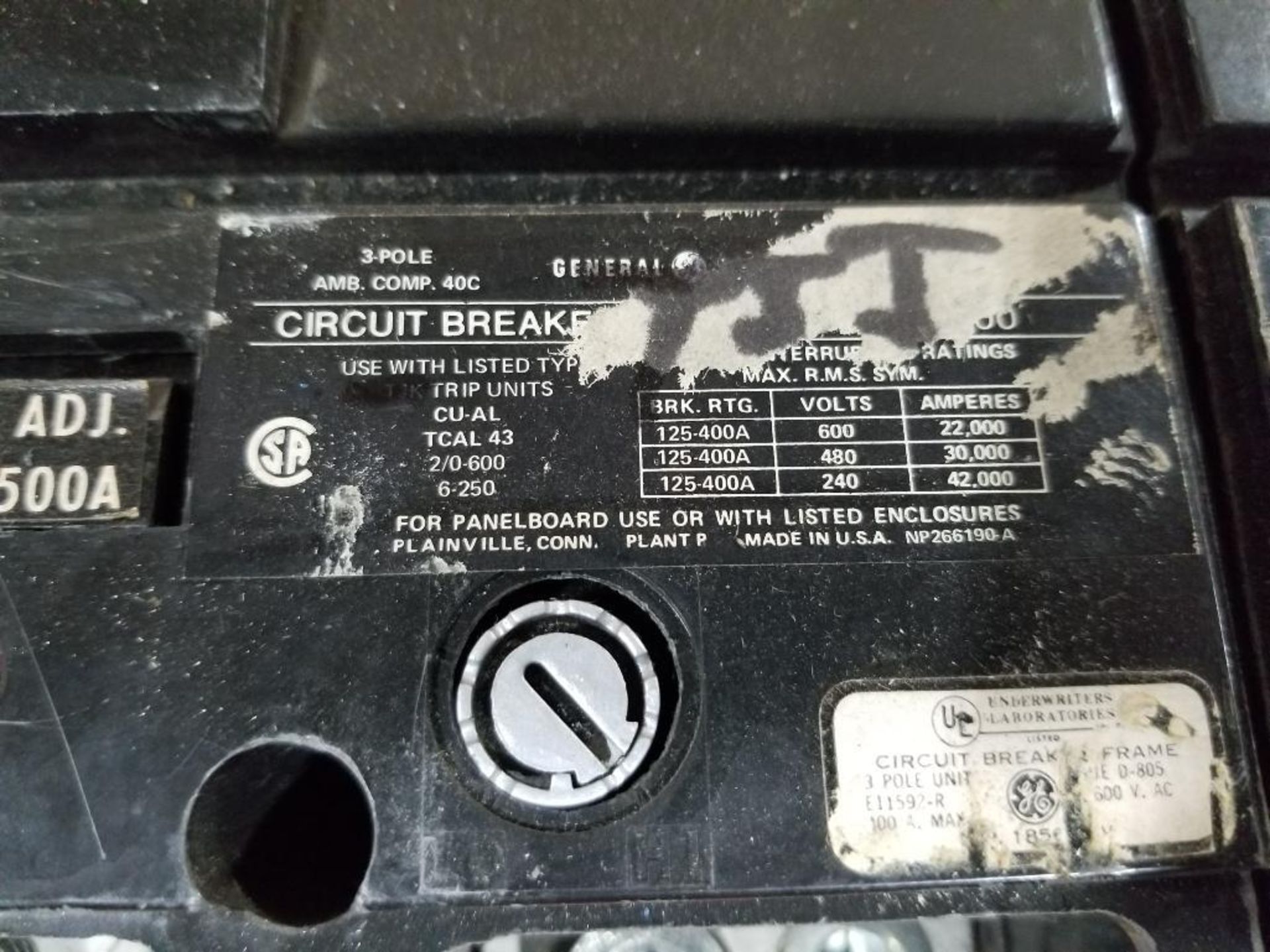 Qty 2 - GE Molded case circuit breakers. - Image 2 of 5